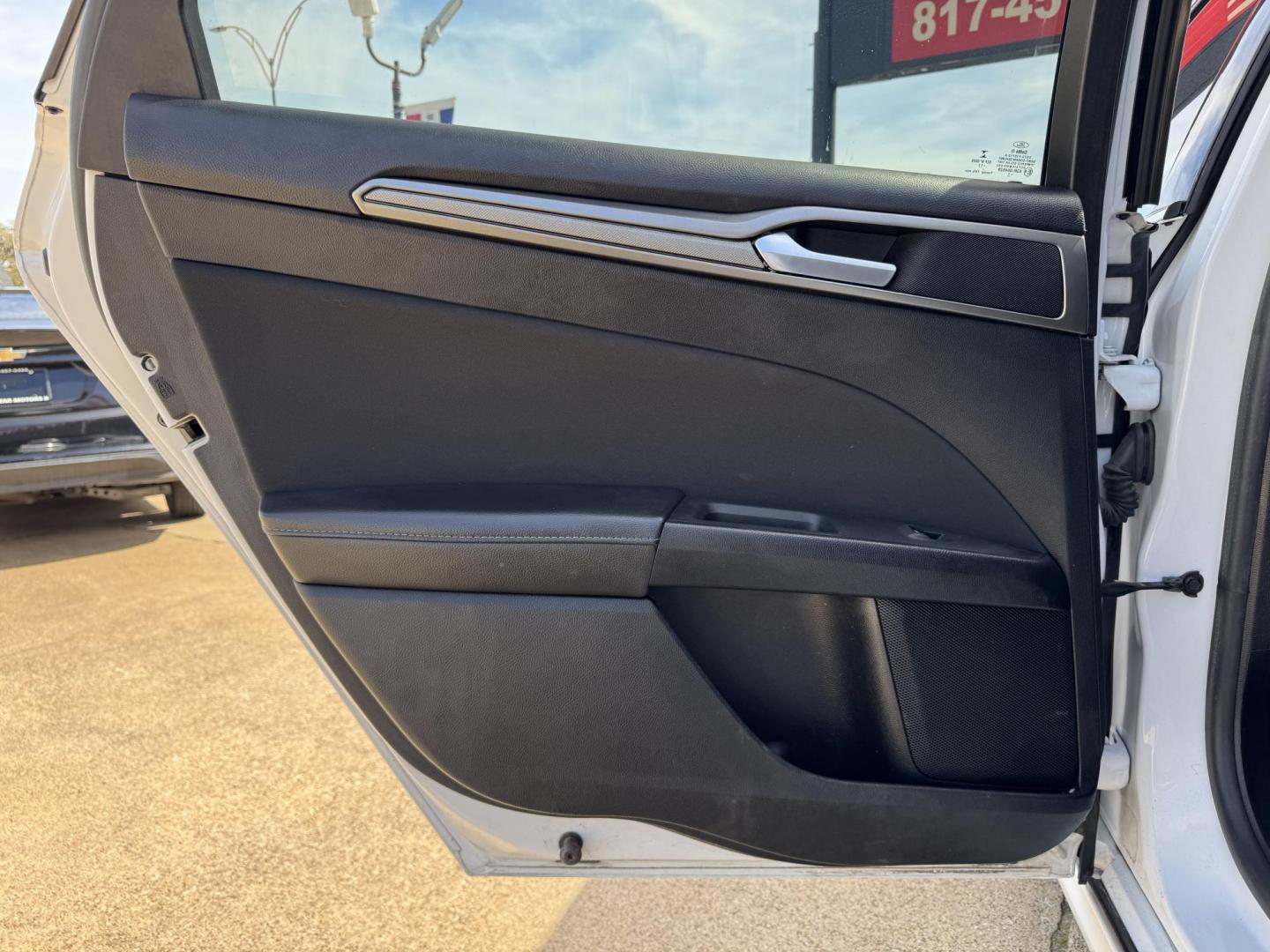 2018 WHITE FORD FUSION SE (3FA6P0H70JR) , located at 5900 E. Lancaster Ave., Fort Worth, TX, 76112, (817) 457-5456, 0.000000, 0.000000 - Photo#10