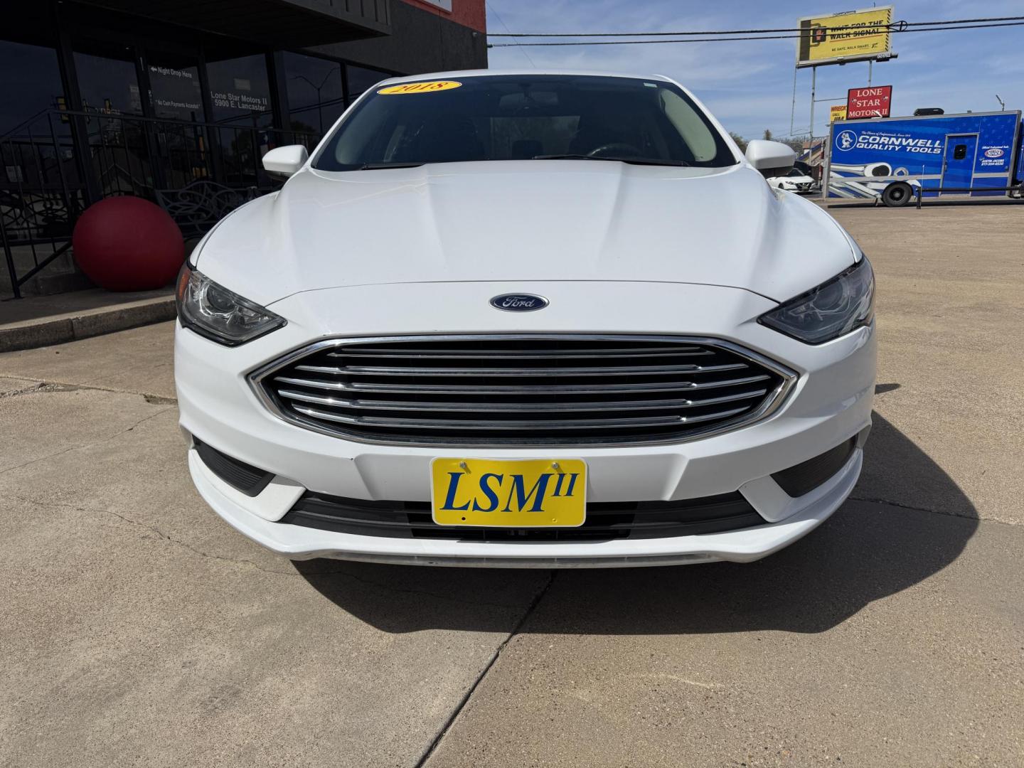 2018 WHITE FORD FUSION SE (3FA6P0H70JR) , located at 5900 E. Lancaster Ave., Fort Worth, TX, 76112, (817) 457-5456, 0.000000, 0.000000 - Photo#1