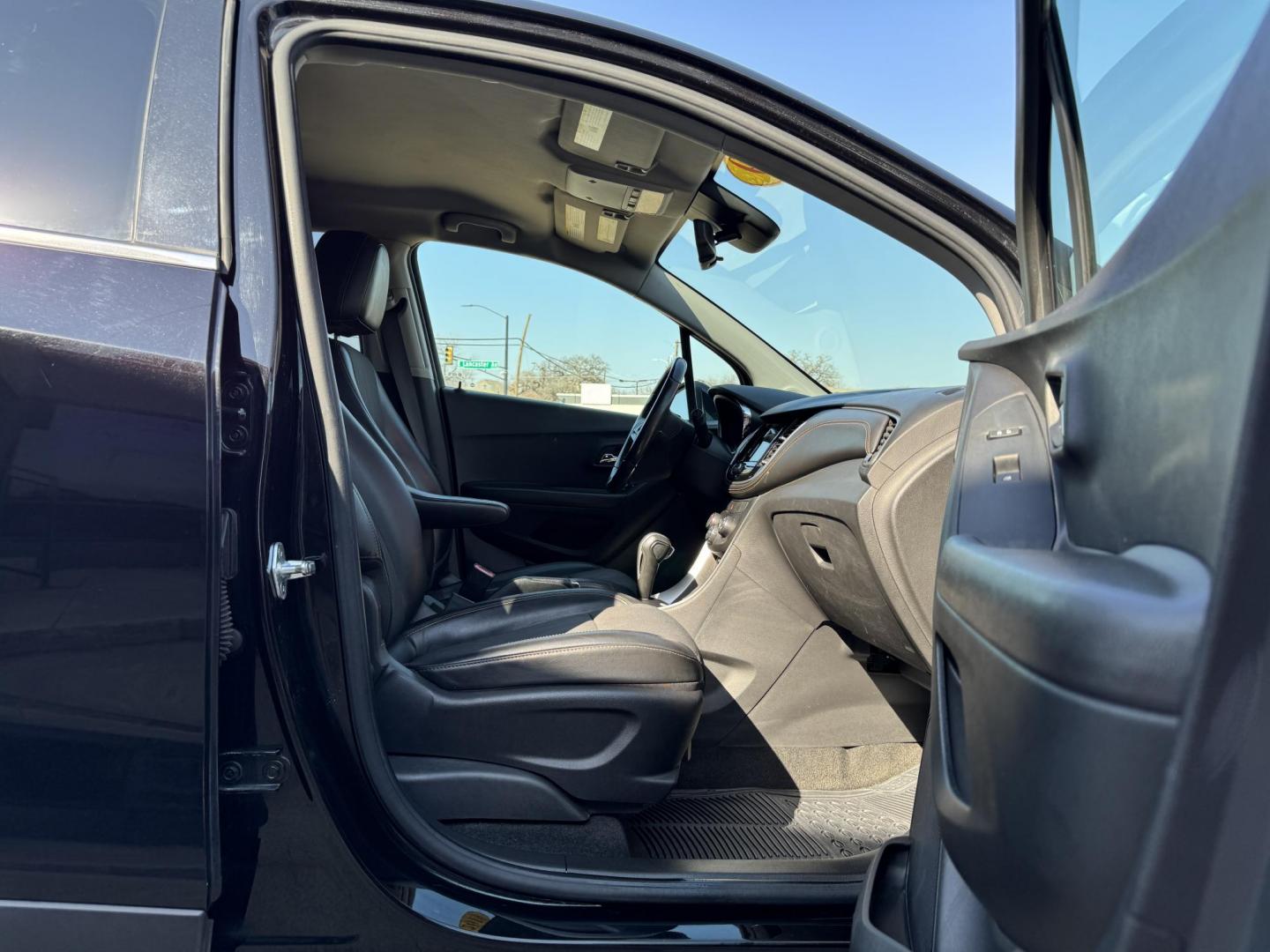 2019 BLACK CHEVROLET TRAX 1LT (KL7CJLSB2KB) , located at 5900 E. Lancaster Ave., Fort Worth, TX, 76112, (817) 457-5456, 0.000000, 0.000000 - Photo#15