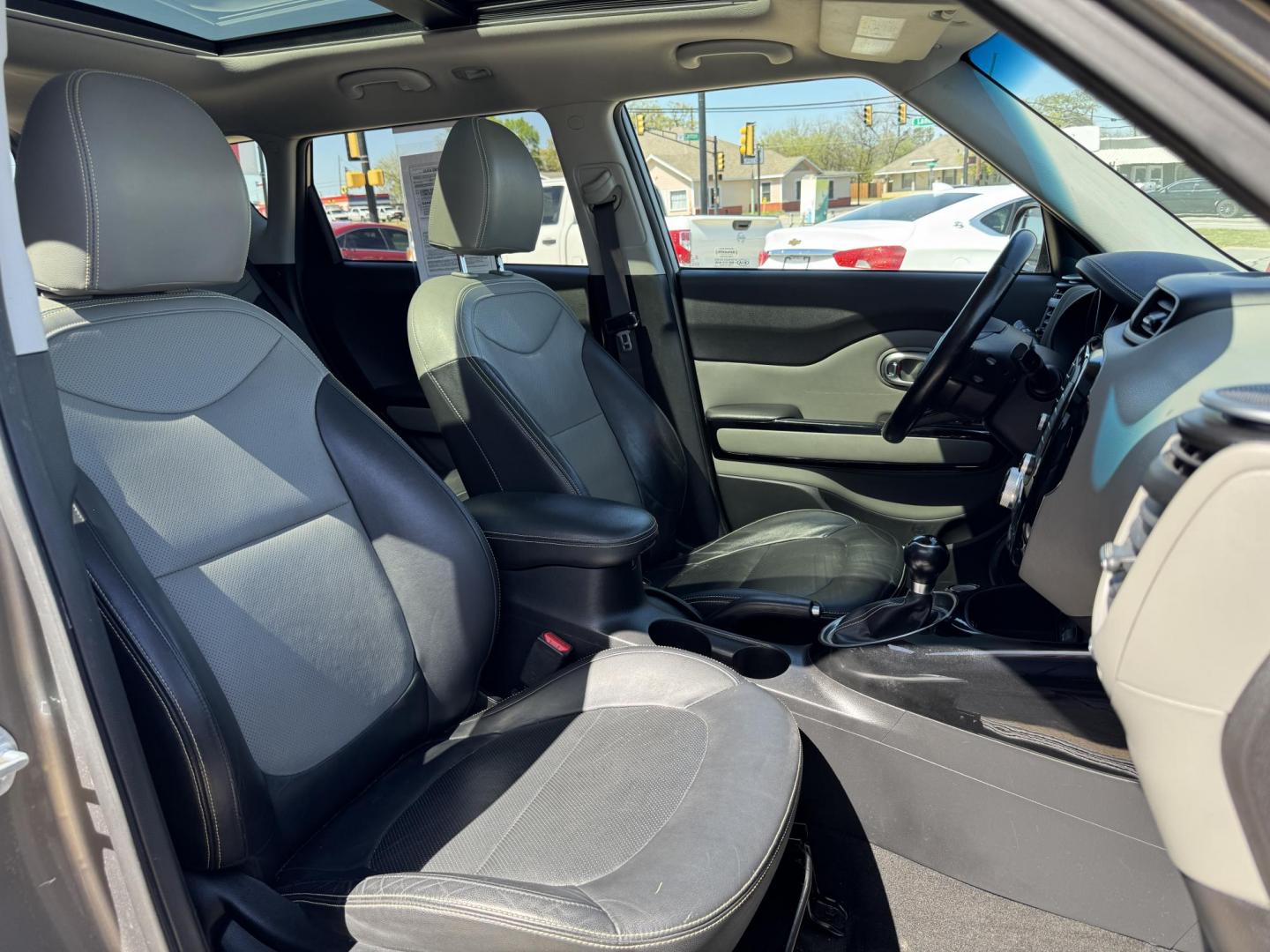 2016 GRAY KIA SOUL + (PLUS) (KNDJP3A5XG7) , located at 5900 E. Lancaster Ave., Fort Worth, TX, 76112, (817) 457-5456, 0.000000, 0.000000 - Photo#16