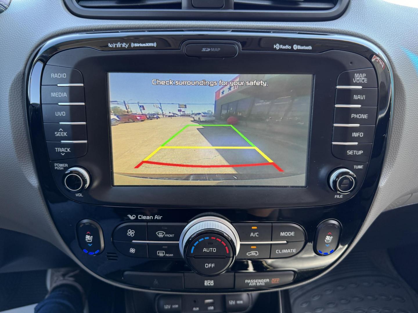 2016 GRAY KIA SOUL + (PLUS) (KNDJP3A5XG7) , located at 5900 E. Lancaster Ave., Fort Worth, TX, 76112, (817) 457-5456, 0.000000, 0.000000 - Photo#21