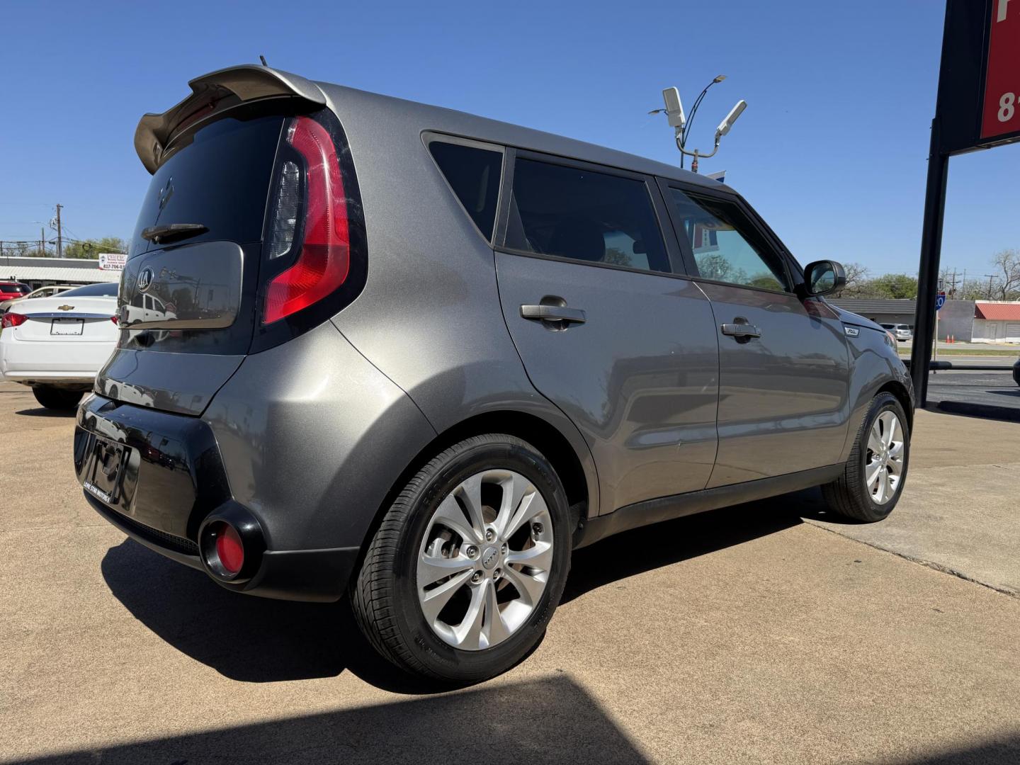 2016 GRAY KIA SOUL + (PLUS) (KNDJP3A5XG7) , located at 5900 E. Lancaster Ave., Fort Worth, TX, 76112, (817) 457-5456, 0.000000, 0.000000 - Photo#3