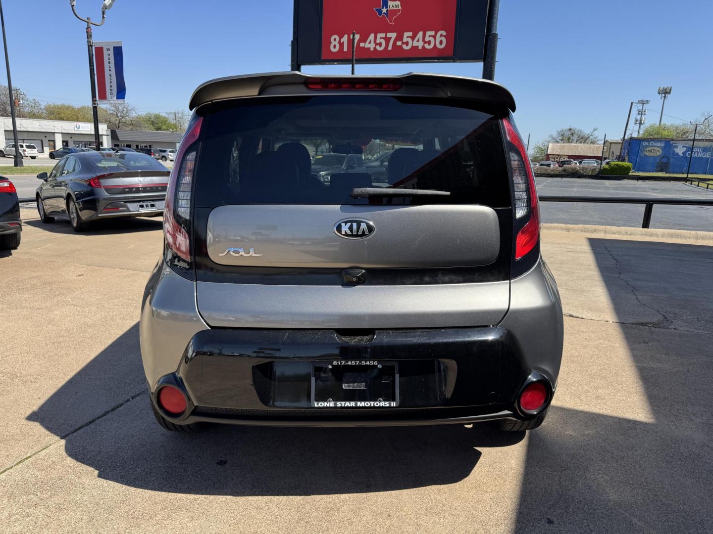 2016 GRAY KIA SOUL + (PLUS) (KNDJP3A5XG7) , located at 5900 E. Lancaster Ave., Fort Worth, TX, 76112, (817) 457-5456, 0.000000, 0.000000 - Photo#4