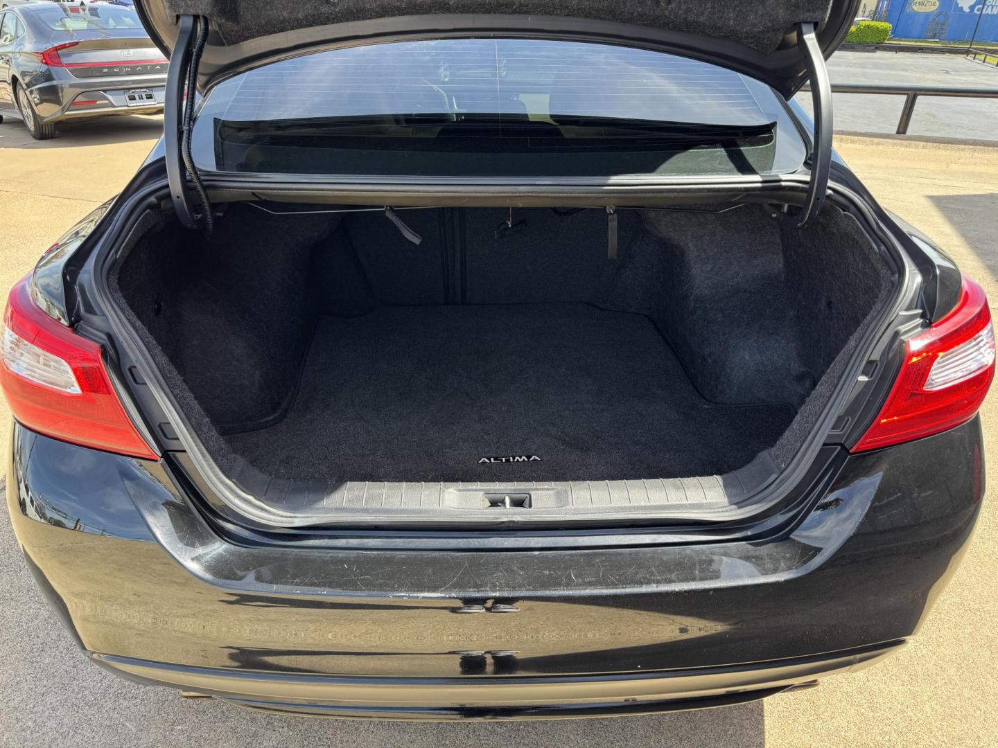 2017 BLACK NISSAN ALTIMA 2.5; 2.5 S; 2 (1N4AL3AP5HC) , located at 5900 E. Lancaster Ave., Fort Worth, TX, 76112, (817) 457-5456, 0.000000, 0.000000 - Photo#5