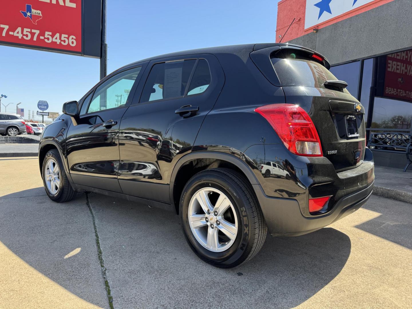 2020 BLACK CHEVROLET TRAX LS (KL7CJKSBXLB) , located at 5900 E. Lancaster Ave., Fort Worth, TX, 76112, (817) 457-5456, 0.000000, 0.000000 - Photo#6