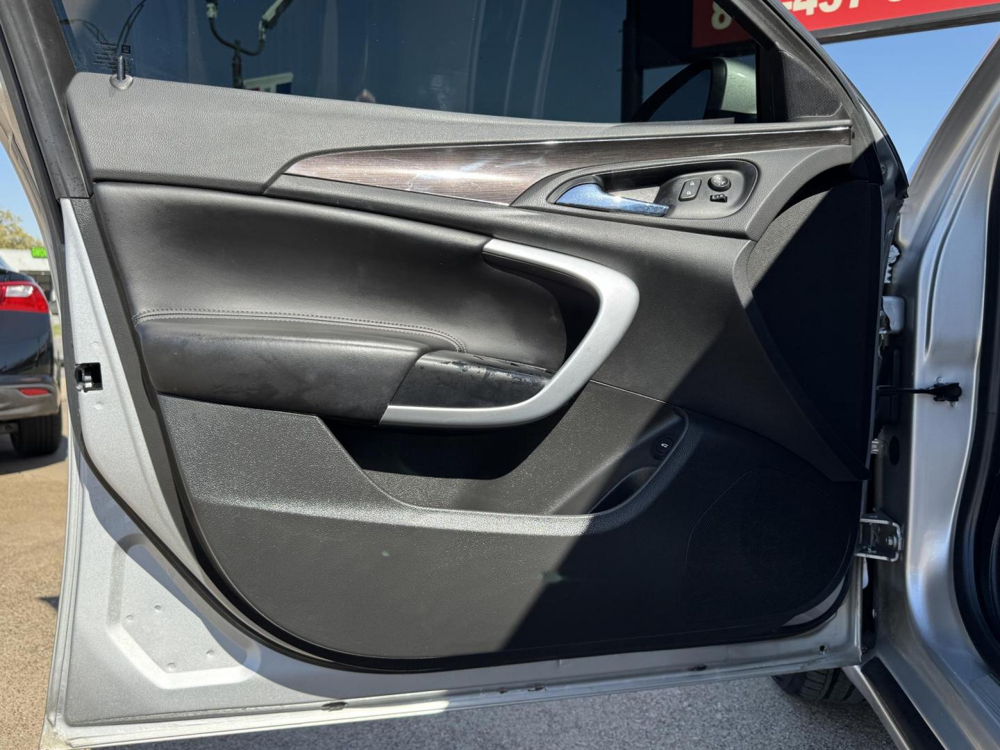 2017 SILVER BUICK REGAL SPORT TOURING (2G4GL5EX7H9) , located at 5900 E. Lancaster Ave., Fort Worth, TX, 76112, (817) 457-5456, 0.000000, 0.000000 - Photo#7