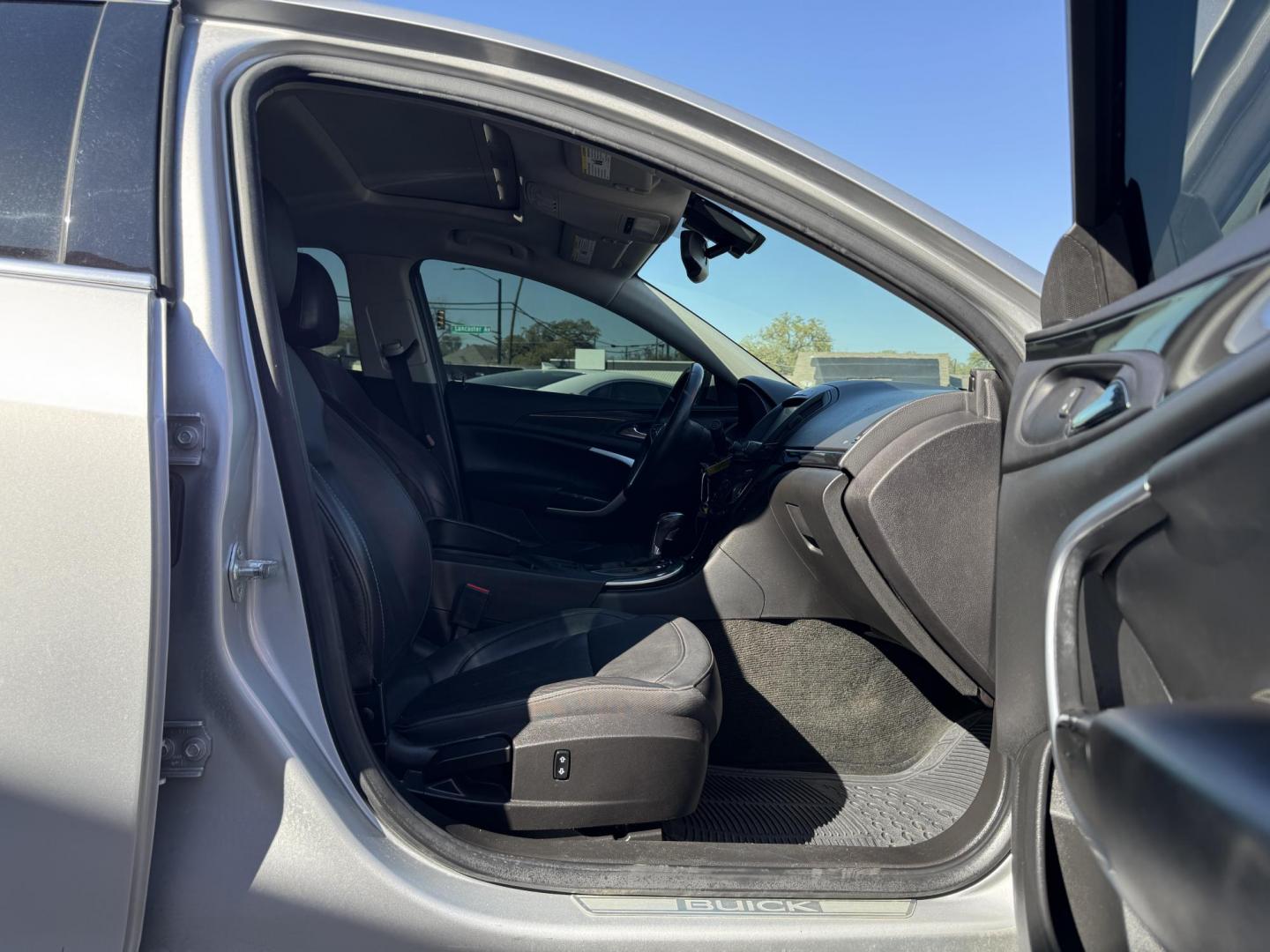 2017 SILVER BUICK REGAL SPORT TOURING (2G4GL5EX7H9) , located at 5900 E. Lancaster Ave., Fort Worth, TX, 76112, (817) 457-5456, 0.000000, 0.000000 - Photo#15