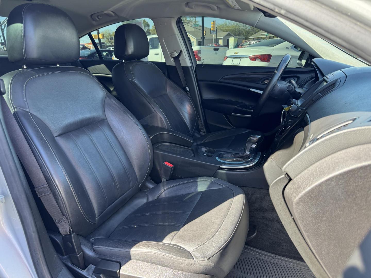 2017 SILVER BUICK REGAL SPORT TOURING (2G4GL5EX7H9) , located at 5900 E. Lancaster Ave., Fort Worth, TX, 76112, (817) 457-5456, 0.000000, 0.000000 - Photo#16