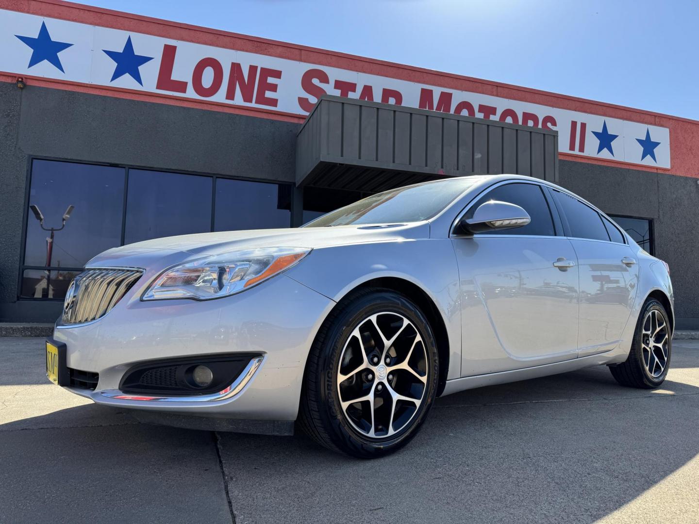 2017 SILVER BUICK REGAL SPORT TOURING (2G4GL5EX7H9) , located at 5900 E. Lancaster Ave., Fort Worth, TX, 76112, (817) 457-5456, 0.000000, 0.000000 - Photo#0