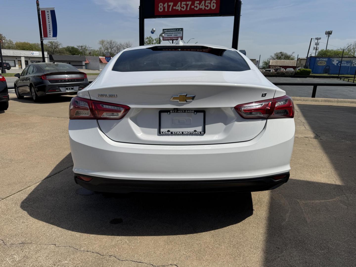 2021 WHITE CHEVROLET MALIBU LT (1LT) (1G1ZD5ST8MF) , located at 5900 E. Lancaster Ave., Fort Worth, TX, 76112, (817) 457-5456, 0.000000, 0.000000 - Photo#4