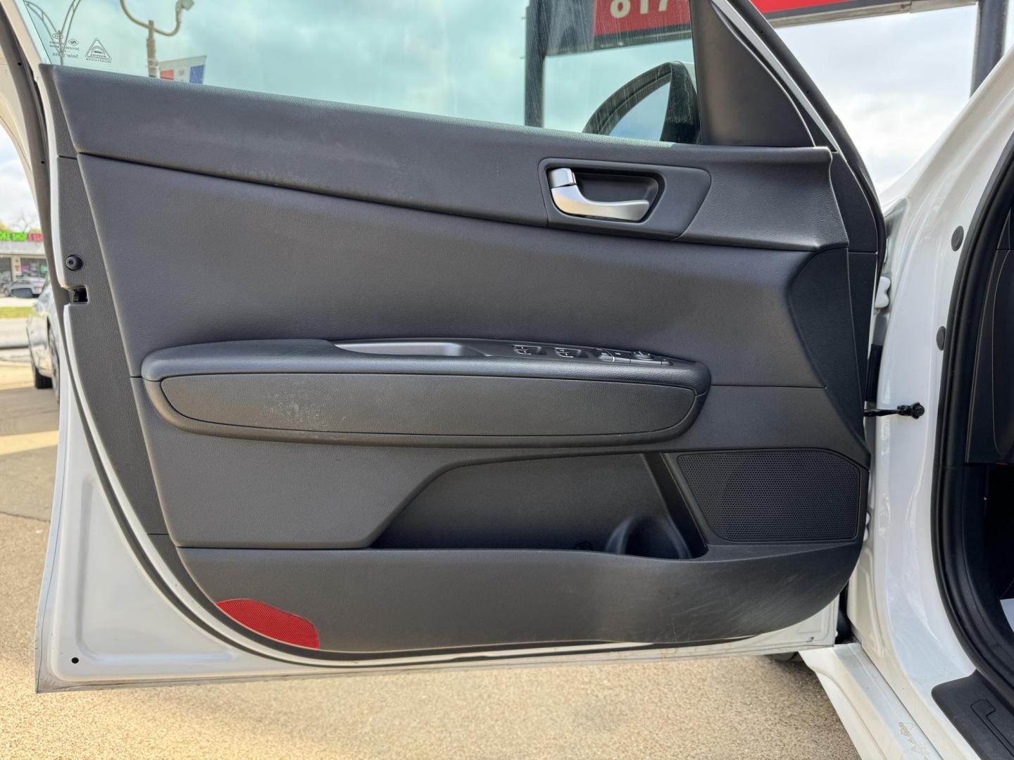 2020 WHITE KIA OPTIMA LX; S; SE (5XXGT4L34LG) , located at 5900 E. Lancaster Ave., Fort Worth, TX, 76112, (817) 457-5456, 0.000000, 0.000000 - Photo#6