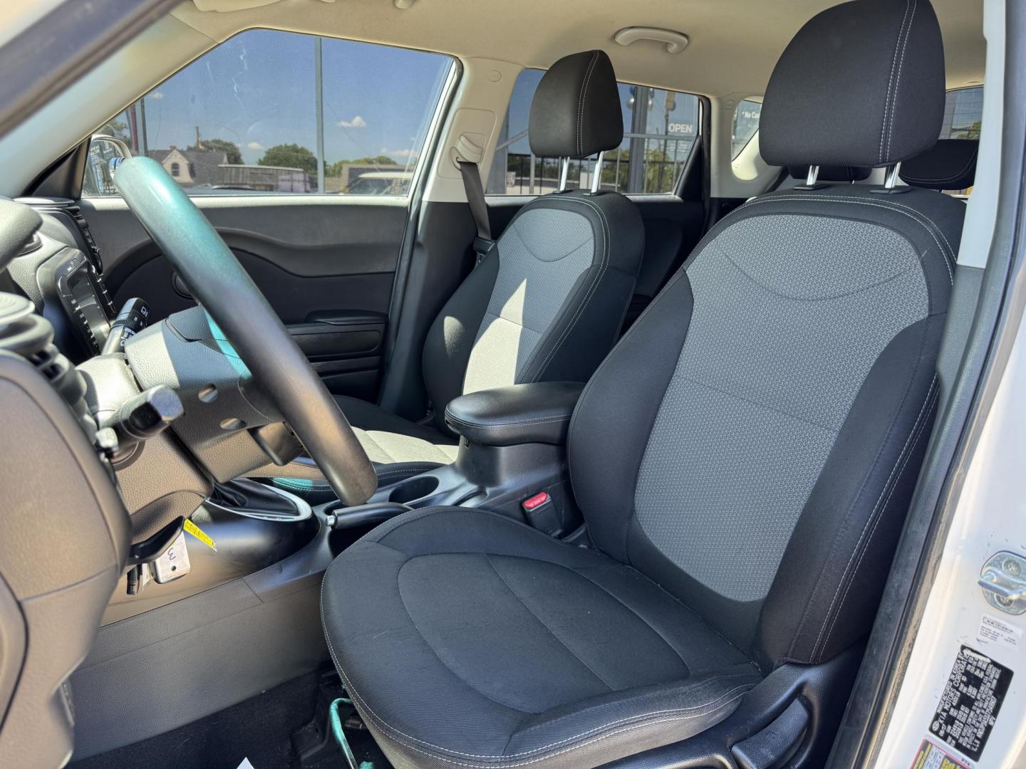 2018 WHITE KIA SOUL + (PLUS) (KNDJP3A53J7) , located at 5900 E. Lancaster Ave., Fort Worth, TX, 76112, (817) 457-5456, 0.000000, 0.000000 - Photo#10