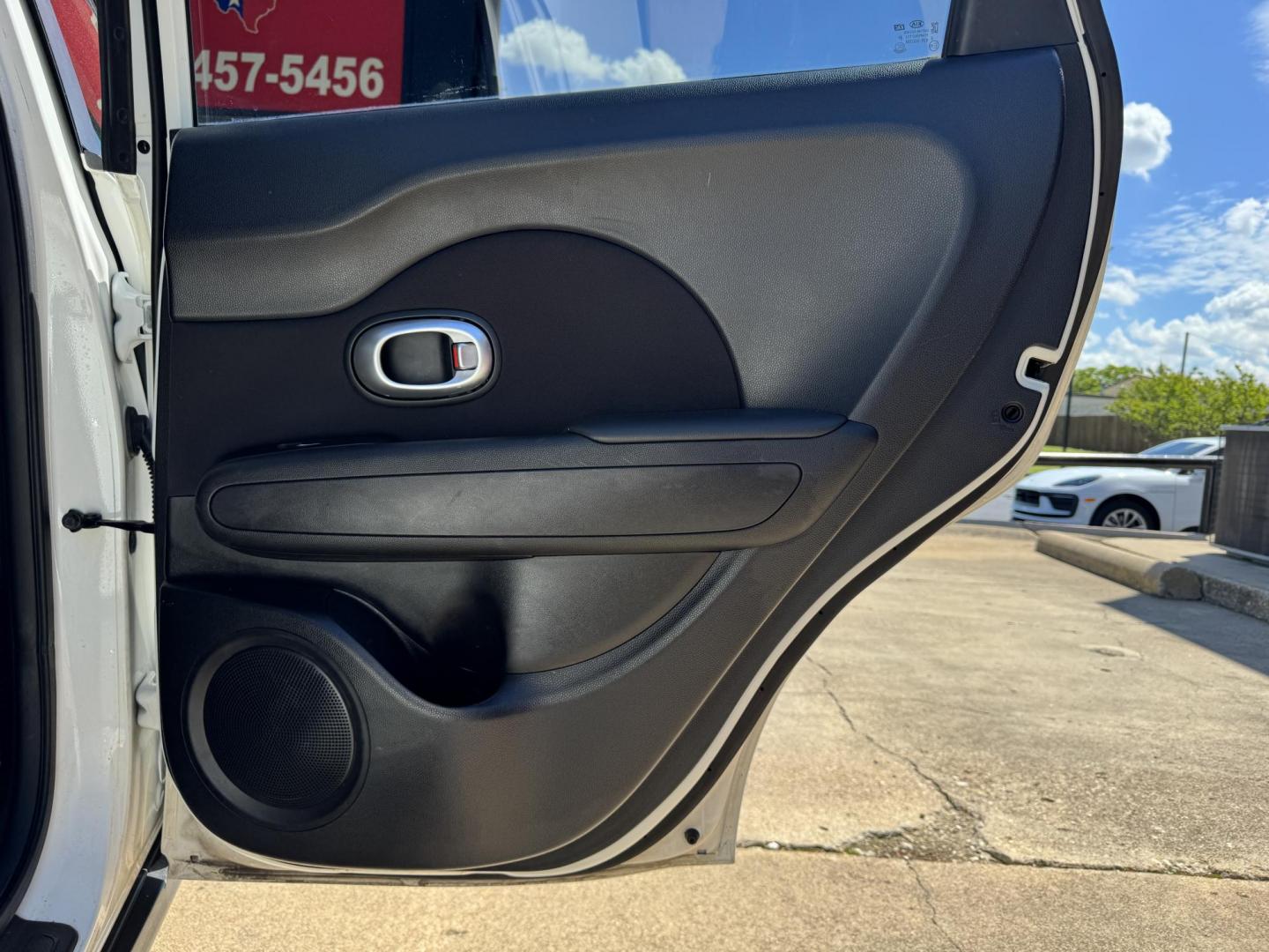 2018 WHITE KIA SOUL + (PLUS) (KNDJP3A53J7) , located at 5900 E. Lancaster Ave., Fort Worth, TX, 76112, (817) 457-5456, 0.000000, 0.000000 - Photo#13