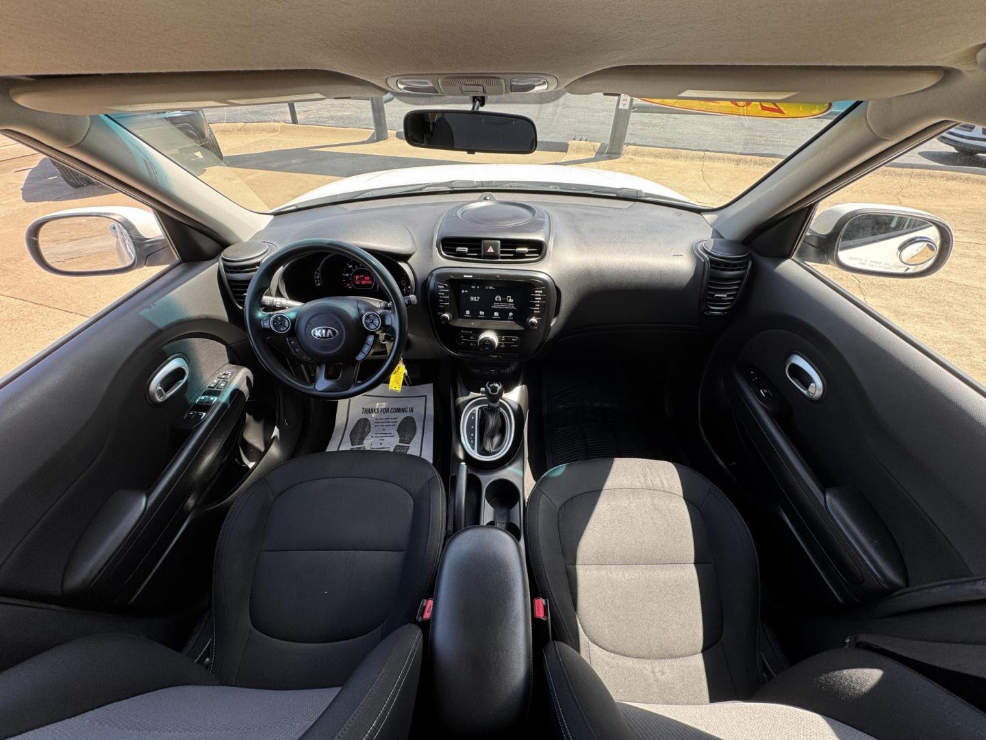 2018 WHITE KIA SOUL + (PLUS) (KNDJP3A53J7) , located at 5900 E. Lancaster Ave., Fort Worth, TX, 76112, (817) 457-5456, 0.000000, 0.000000 - Photo#18