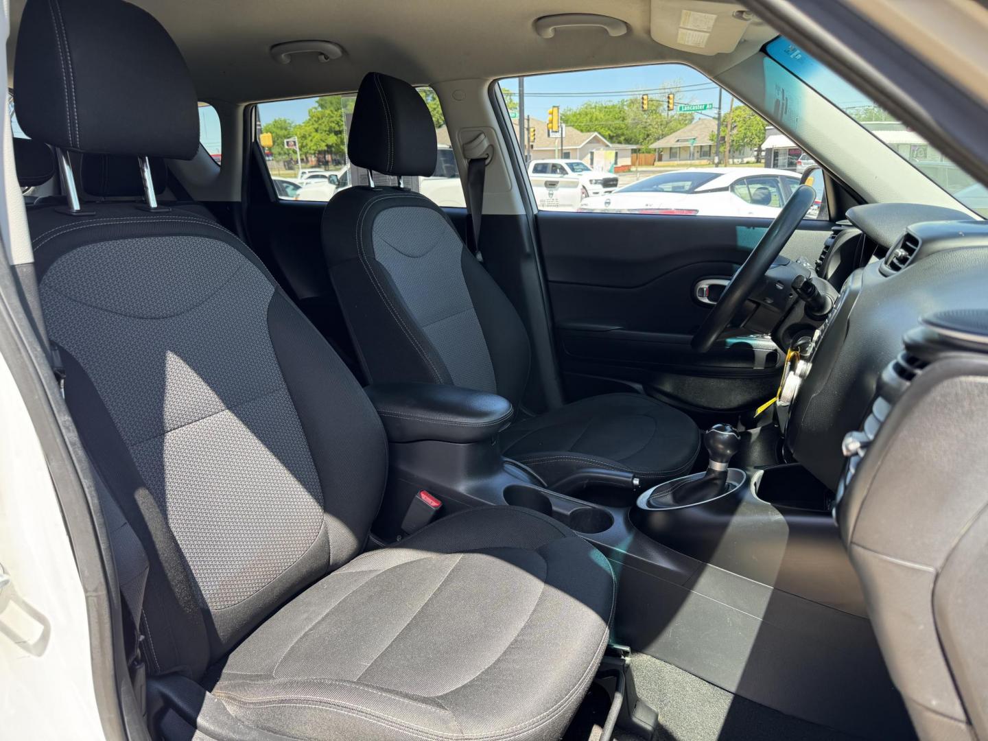 2018 WHITE KIA SOUL + (PLUS) (KNDJP3A53J7) , located at 5900 E. Lancaster Ave., Fort Worth, TX, 76112, (817) 457-5456, 0.000000, 0.000000 - Photo#17