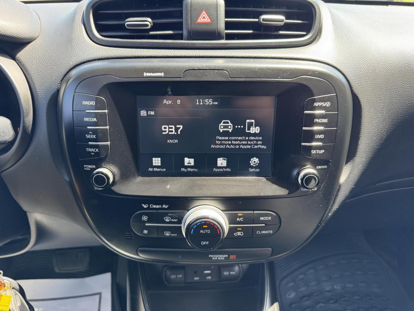 2018 WHITE KIA SOUL + (PLUS) (KNDJP3A53J7) , located at 5900 E. Lancaster Ave., Fort Worth, TX, 76112, (817) 457-5456, 0.000000, 0.000000 - Photo#19