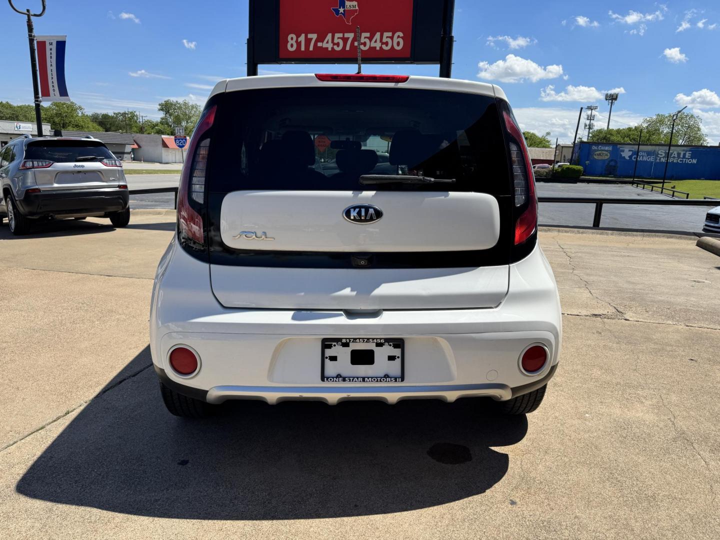 2018 WHITE KIA SOUL + (PLUS) (KNDJP3A53J7) , located at 5900 E. Lancaster Ave., Fort Worth, TX, 76112, (817) 457-5456, 0.000000, 0.000000 - Photo#4