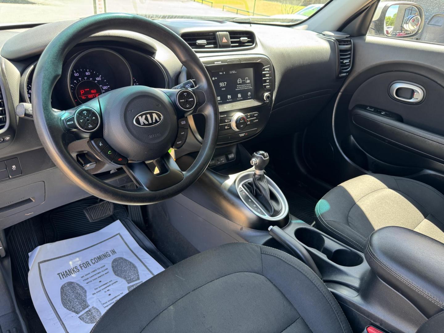 2018 WHITE KIA SOUL + (PLUS) (KNDJP3A53J7) , located at 5900 E. Lancaster Ave., Fort Worth, TX, 76112, (817) 457-5456, 0.000000, 0.000000 - Photo#9