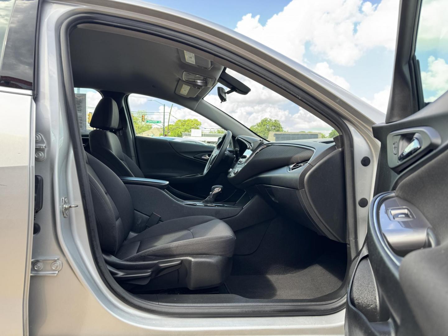 2021 SILVER CHEVROLET MALIBU LT (1LT) (1G1ZD5ST4MF) , located at 5900 E. Lancaster Ave., Fort Worth, TX, 76112, (817) 457-5456, 0.000000, 0.000000 - Photo#16