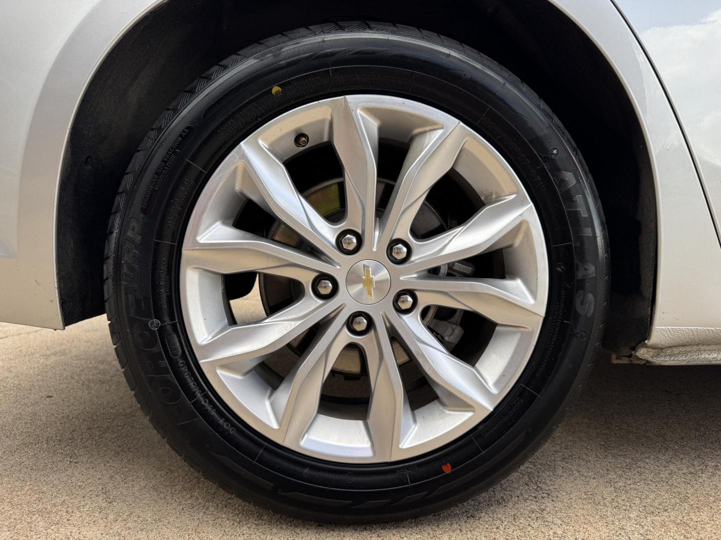 2021 SILVER CHEVROLET MALIBU LT (1LT) (1G1ZD5ST4MF) , located at 5900 E. Lancaster Ave., Fort Worth, TX, 76112, (817) 457-5456, 0.000000, 0.000000 - Photo#23