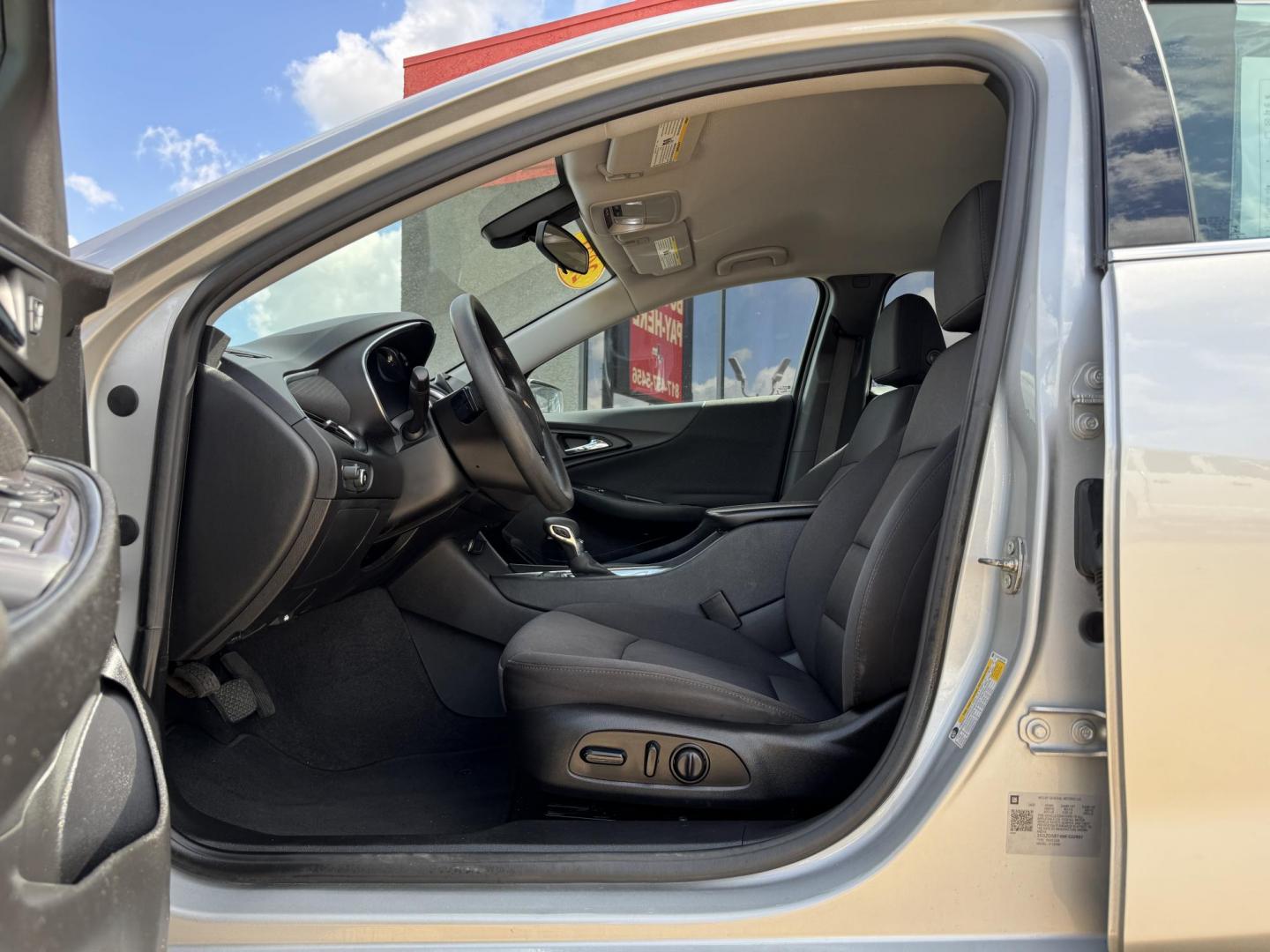 2021 SILVER CHEVROLET MALIBU LT (1LT) (1G1ZD5ST4MF) , located at 5900 E. Lancaster Ave., Fort Worth, TX, 76112, (817) 457-5456, 0.000000, 0.000000 - Photo#8