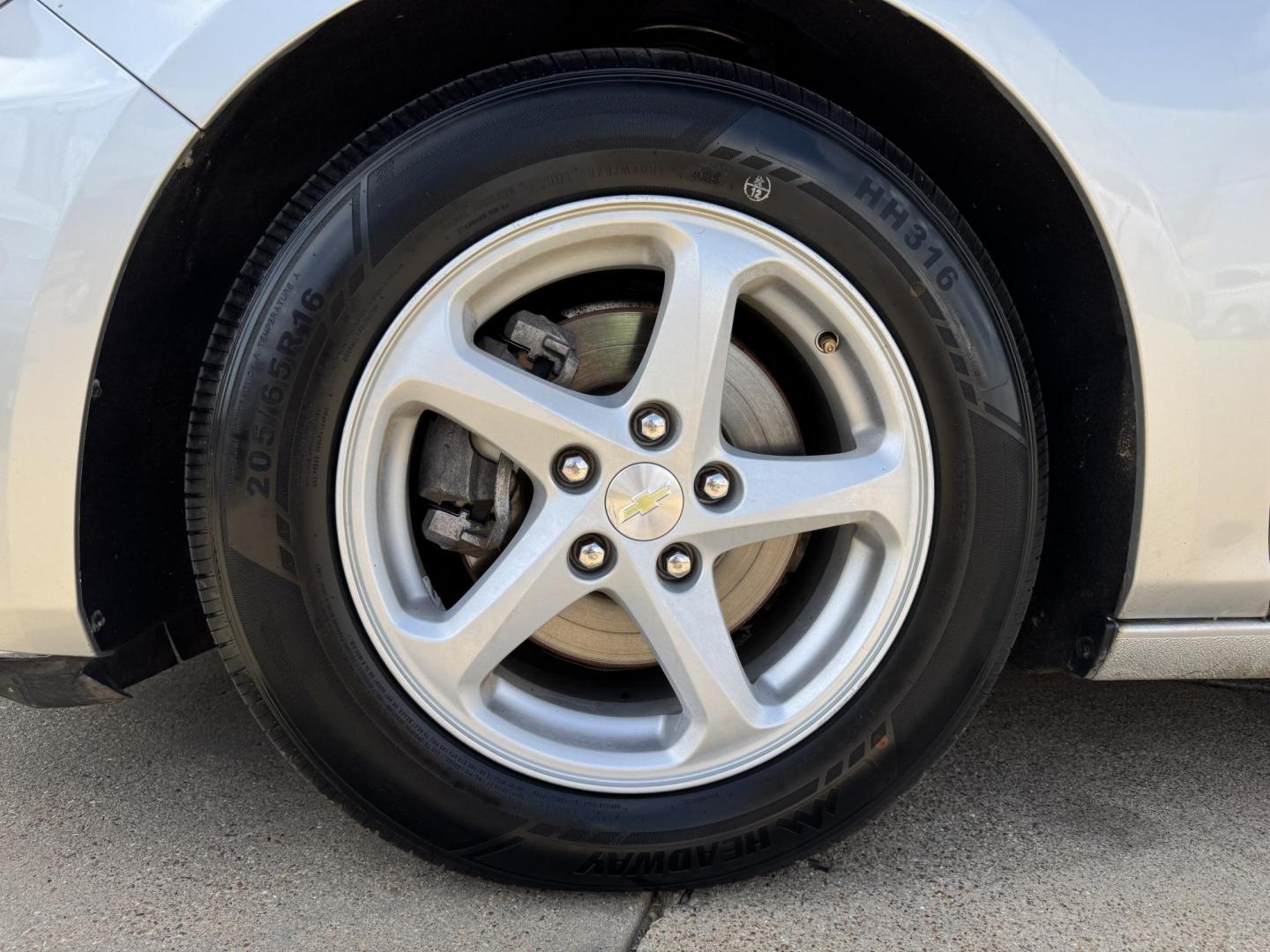 2017 SILVER CHEVROLET MALIBU LS (1LS) (1G1ZB5ST9HF) , located at 5900 E. Lancaster Ave., Fort Worth, TX, 76112, (817) 457-5456, 0.000000, 0.000000 - Photo#23