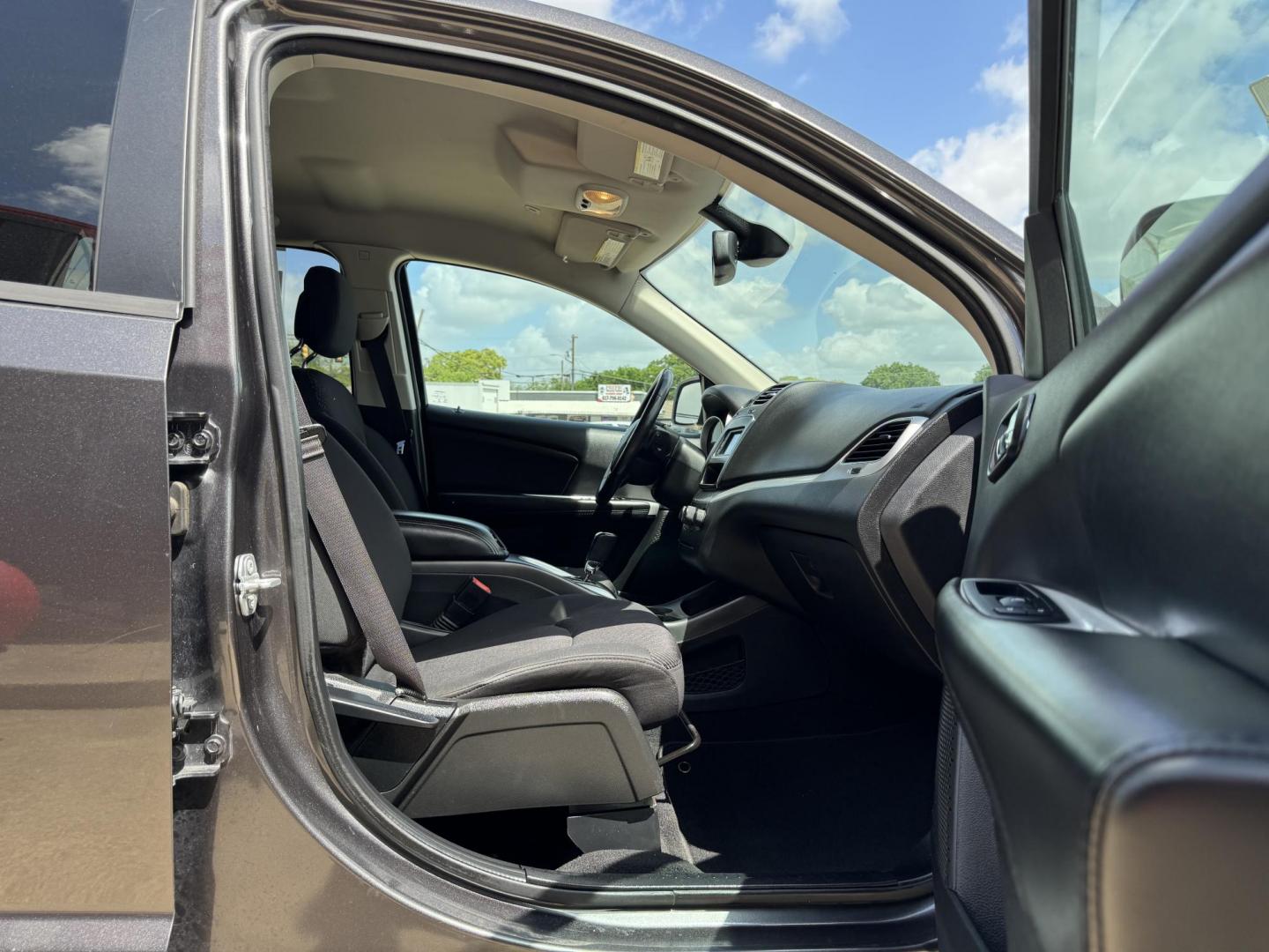 2018 GRAY DODGE JOURNEY SE (3C4PDCABXJT) , located at 5900 E. Lancaster Ave., Fort Worth, TX, 76112, (817) 457-5456, 0.000000, 0.000000 - Photo#17