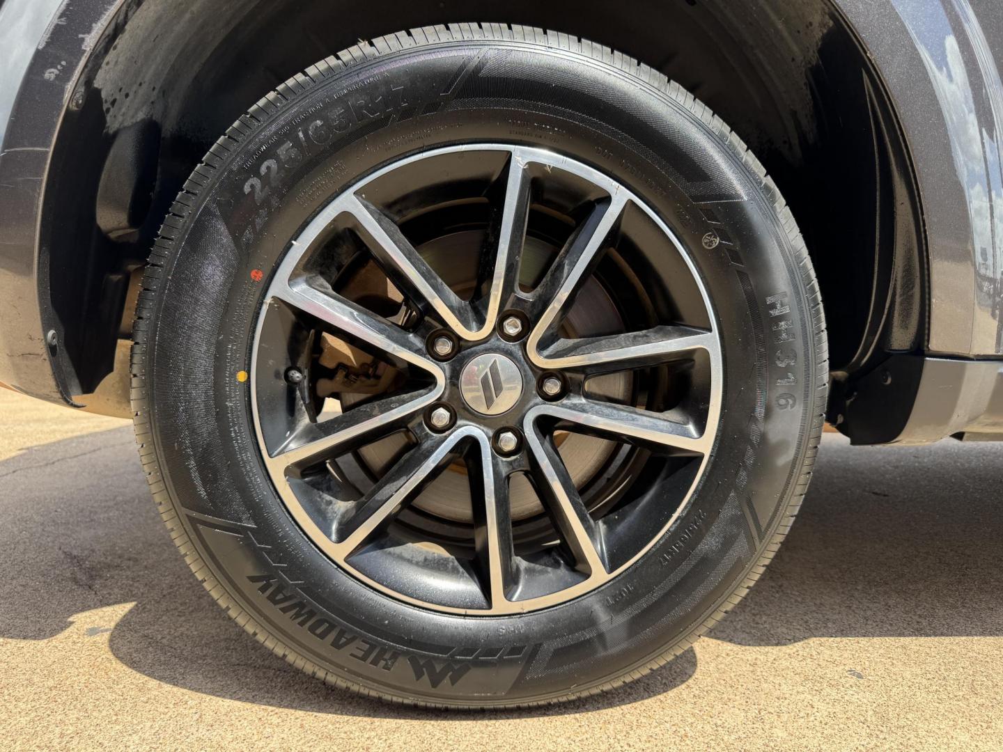 2018 GRAY DODGE JOURNEY SE (3C4PDCABXJT) , located at 5900 E. Lancaster Ave., Fort Worth, TX, 76112, (817) 457-5456, 0.000000, 0.000000 - Photo#24