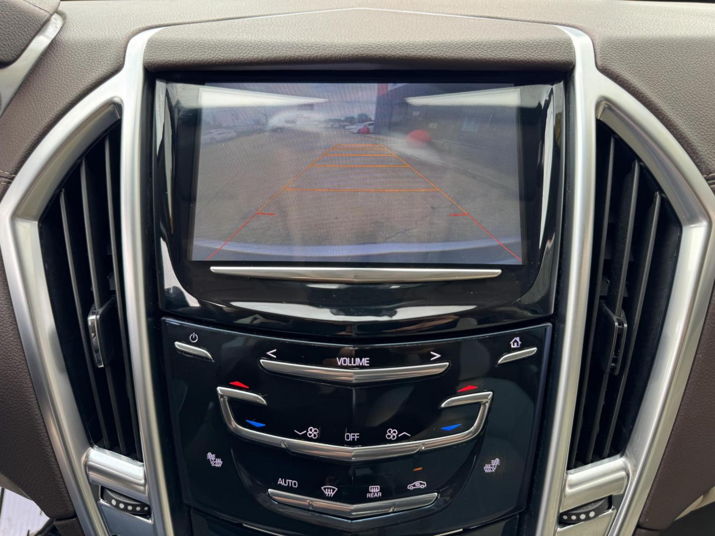 2015 WHITE CADILLAC SRX LUXURY (3GYFNBE3XFS) , located at 5900 E. Lancaster Ave., Fort Worth, TX, 76112, (817) 457-5456, 0.000000, 0.000000 - Photo#21