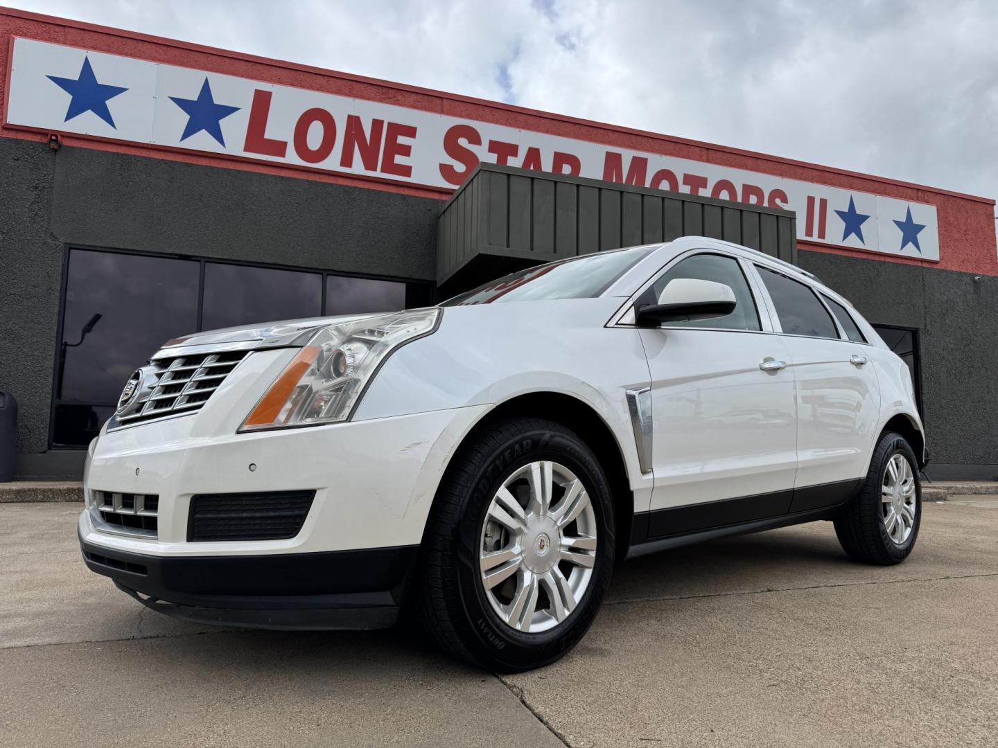 2015 WHITE CADILLAC SRX LUXURY (3GYFNBE3XFS) , located at 5900 E. Lancaster Ave., Fort Worth, TX, 76112, (817) 457-5456, 0.000000, 0.000000 - Photo#0