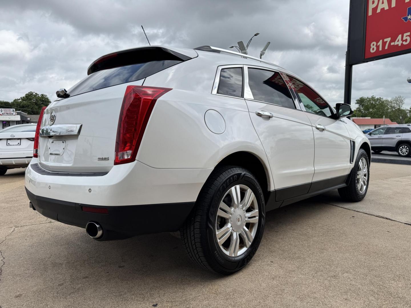 2015 WHITE CADILLAC SRX LUXURY (3GYFNBE3XFS) , located at 5900 E. Lancaster Ave., Fort Worth, TX, 76112, (817) 457-5456, 0.000000, 0.000000 - Photo#3