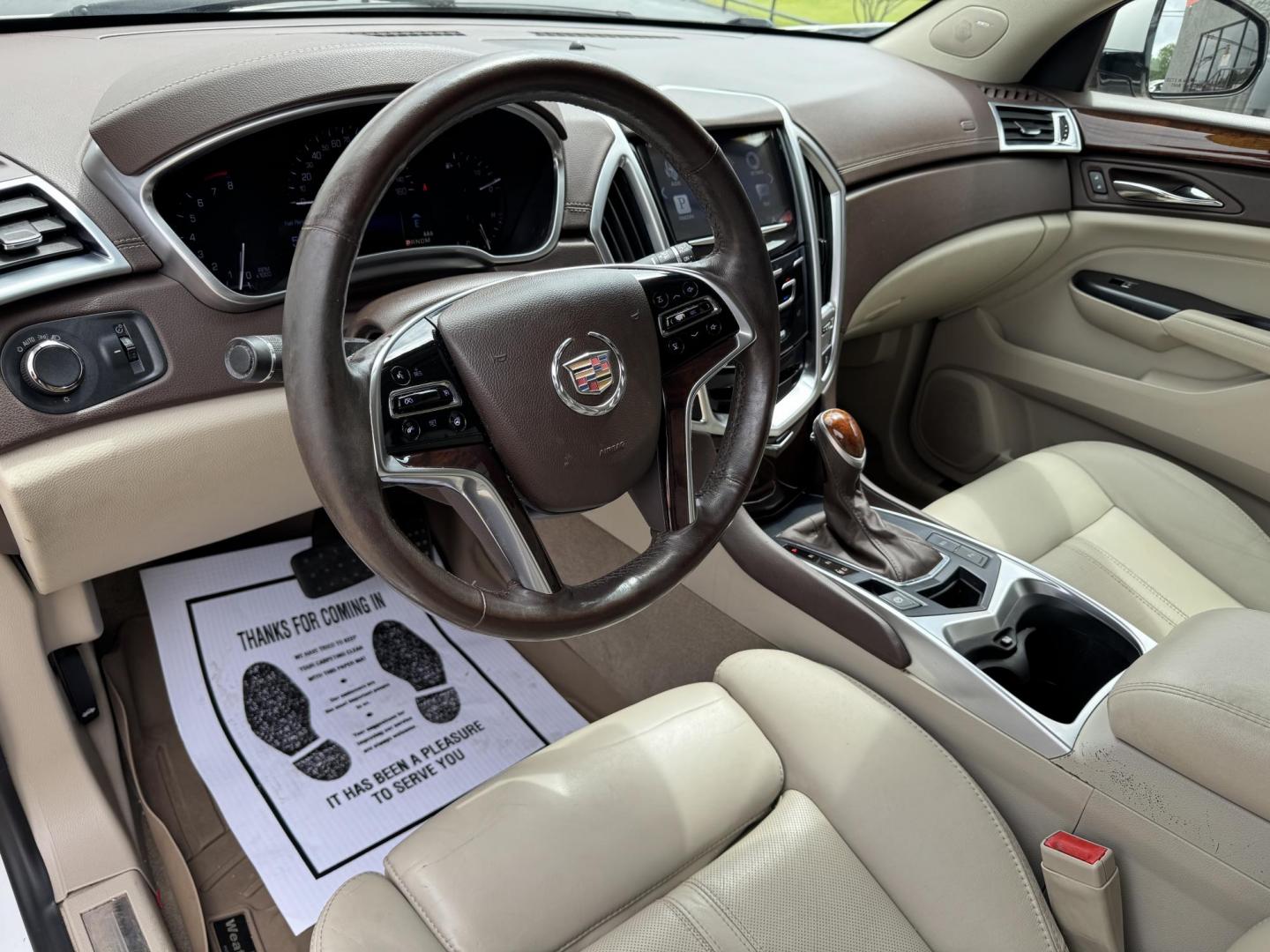 2015 WHITE CADILLAC SRX LUXURY (3GYFNBE3XFS) , located at 5900 E. Lancaster Ave., Fort Worth, TX, 76112, (817) 457-5456, 0.000000, 0.000000 - Photo#9