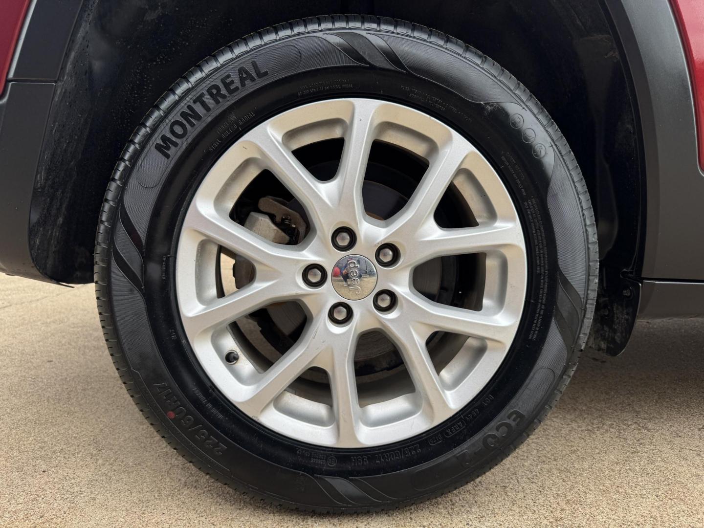 2017 RED JEEP CHEROKEE LATITUDE; N (1C4PJLCB4HD) , located at 5900 E. Lancaster Ave., Fort Worth, TX, 76112, (817) 457-5456, 0.000000, 0.000000 - Photo#23