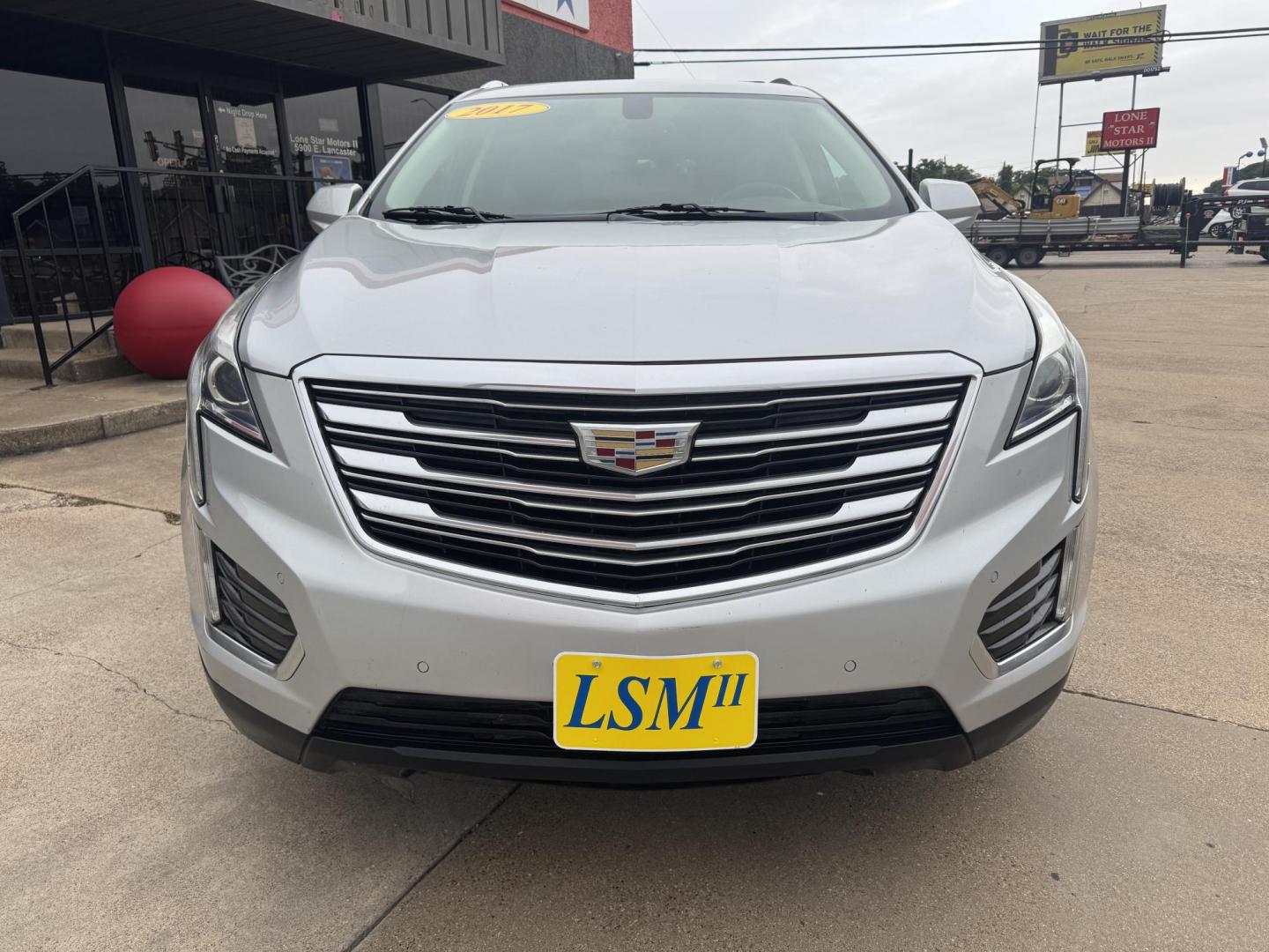 2017 SILVER CADILLAC XT5 LUXURY (1GYKNBRS4HZ) , located at 5900 E. Lancaster Ave., Fort Worth, TX, 76112, (817) 457-5456, 0.000000, 0.000000 - Photo#1