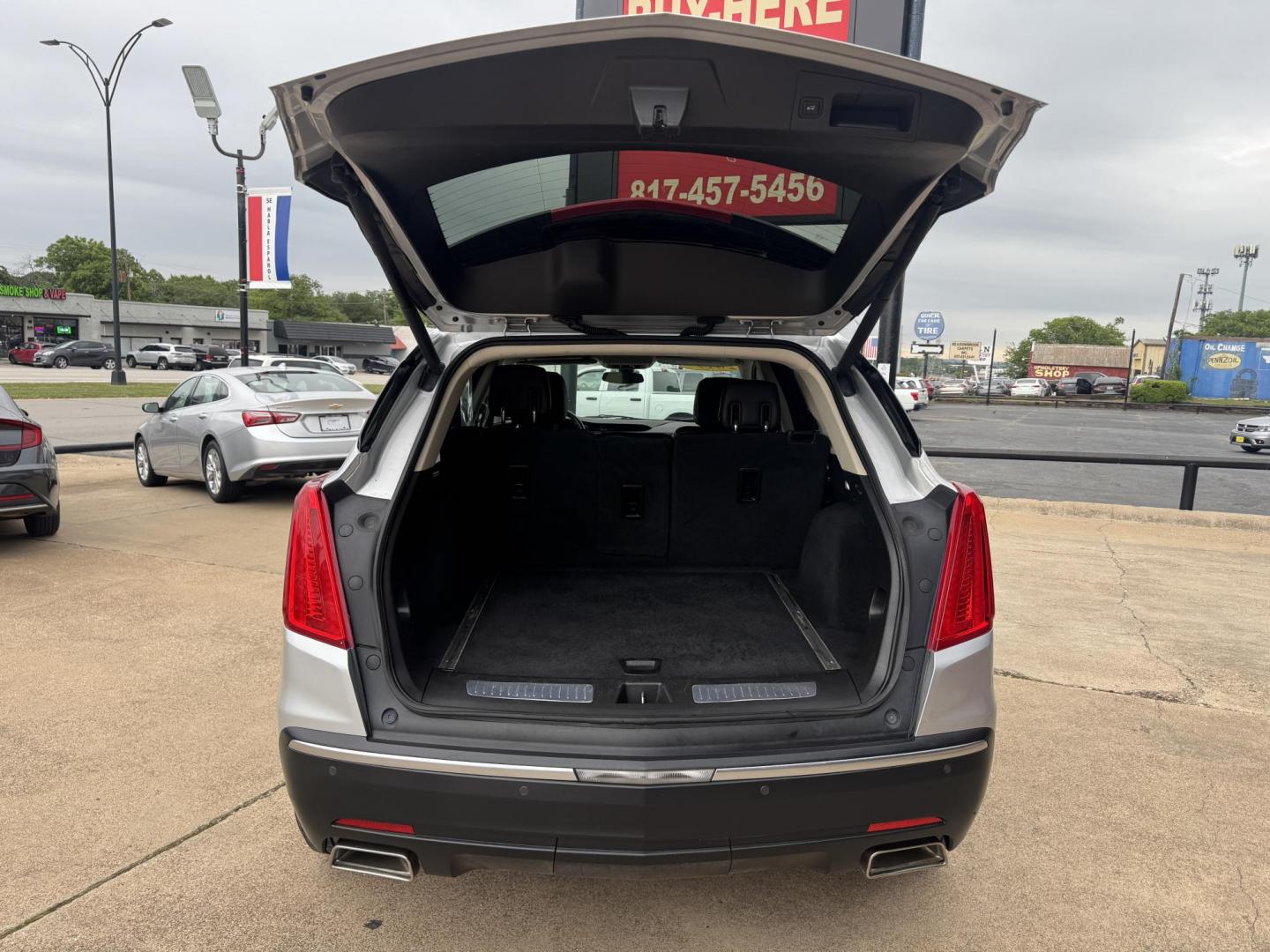 2017 SILVER CADILLAC XT5 LUXURY (1GYKNBRS4HZ) , located at 5900 E. Lancaster Ave., Fort Worth, TX, 76112, (817) 457-5456, 0.000000, 0.000000 - Photo#5