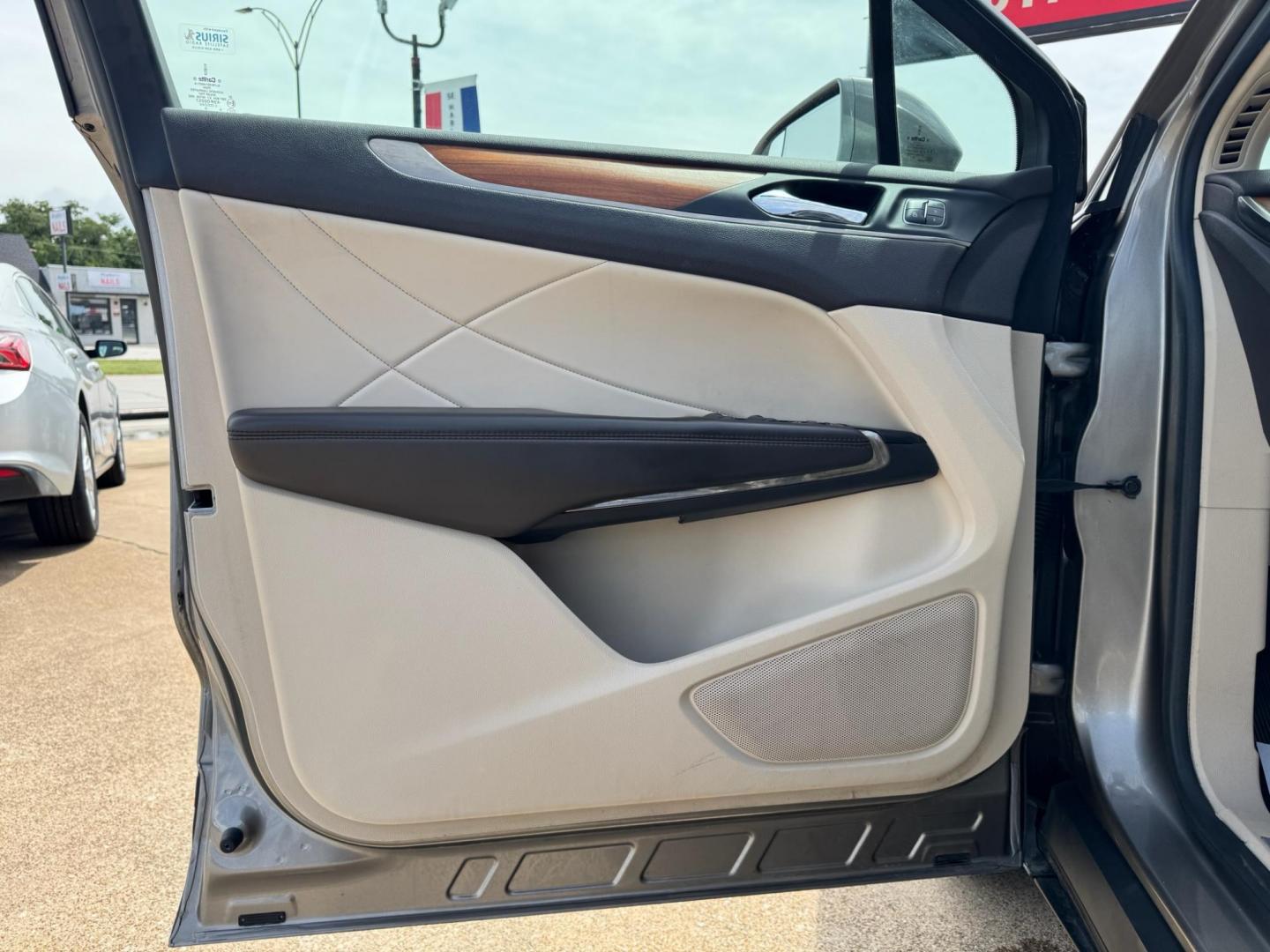 2017 SILVER LINCOLN MKC SELECT (5LMCJ2C91HU) , located at 5900 E. Lancaster Ave., Fort Worth, TX, 76112, (817) 457-5456, 0.000000, 0.000000 - Photo#6