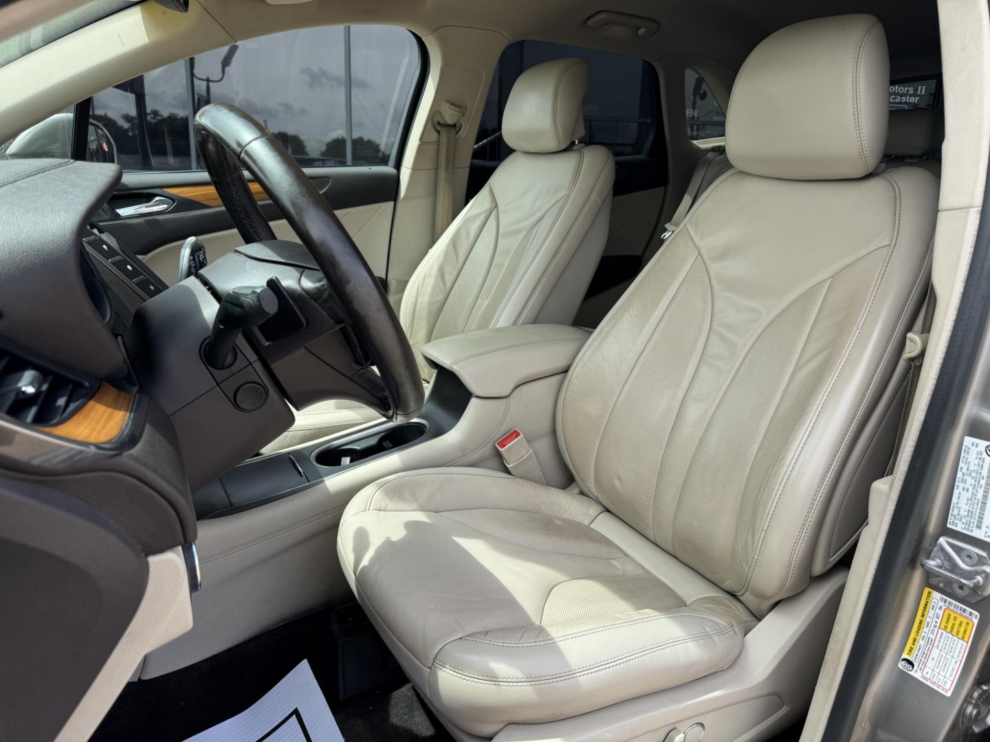 2017 SILVER LINCOLN MKC SELECT (5LMCJ2C91HU) , located at 5900 E. Lancaster Ave., Fort Worth, TX, 76112, (817) 457-5456, 0.000000, 0.000000- Photo#9
