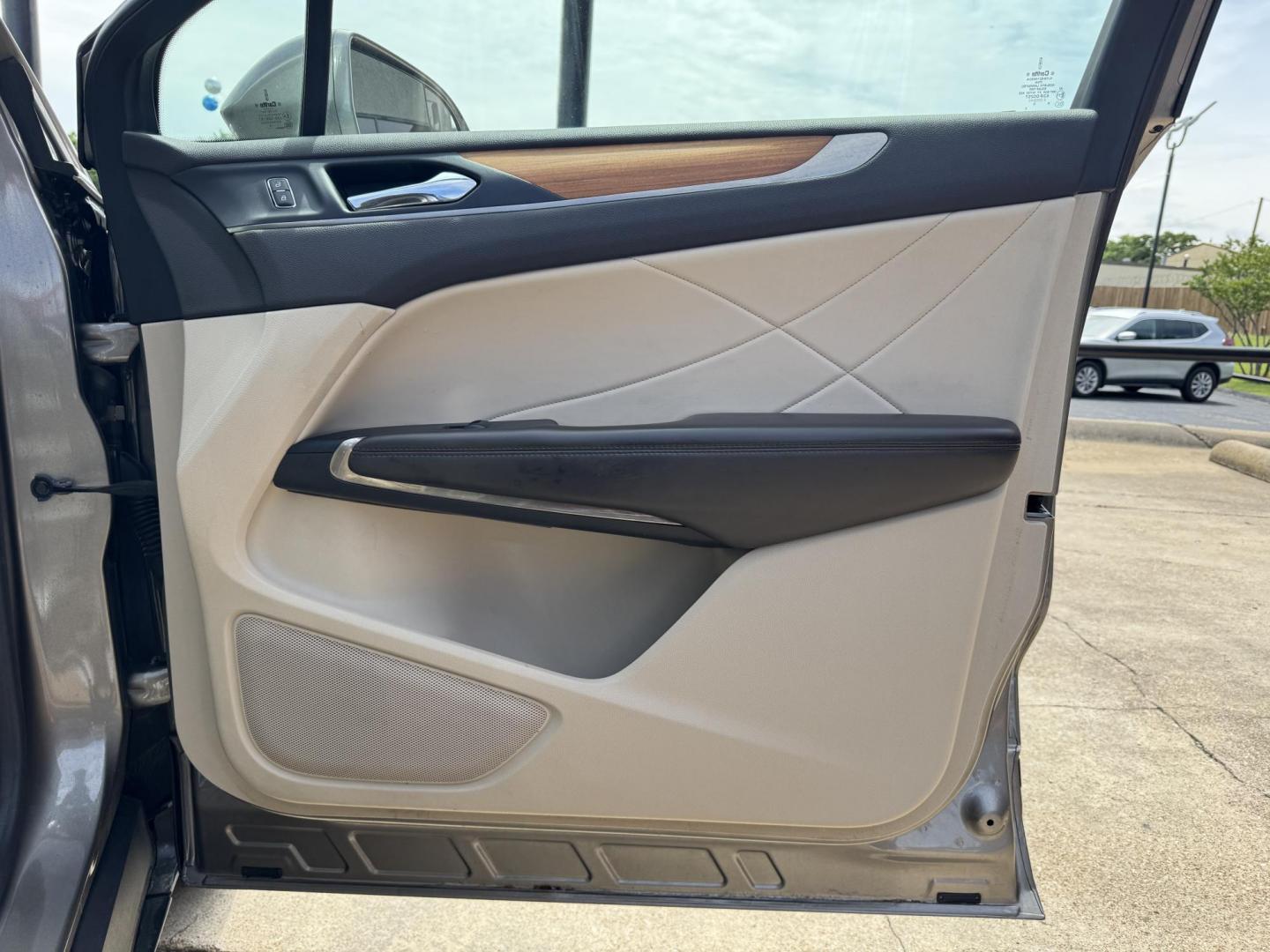2017 SILVER LINCOLN MKC SELECT (5LMCJ2C91HU) , located at 5900 E. Lancaster Ave., Fort Worth, TX, 76112, (817) 457-5456, 0.000000, 0.000000 - Photo#14