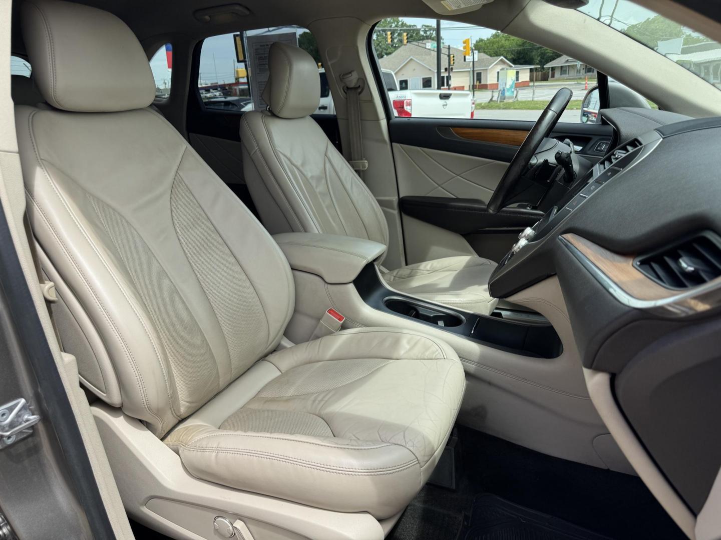 2017 SILVER LINCOLN MKC SELECT (5LMCJ2C91HU) , located at 5900 E. Lancaster Ave., Fort Worth, TX, 76112, (817) 457-5456, 0.000000, 0.000000 - Photo#16