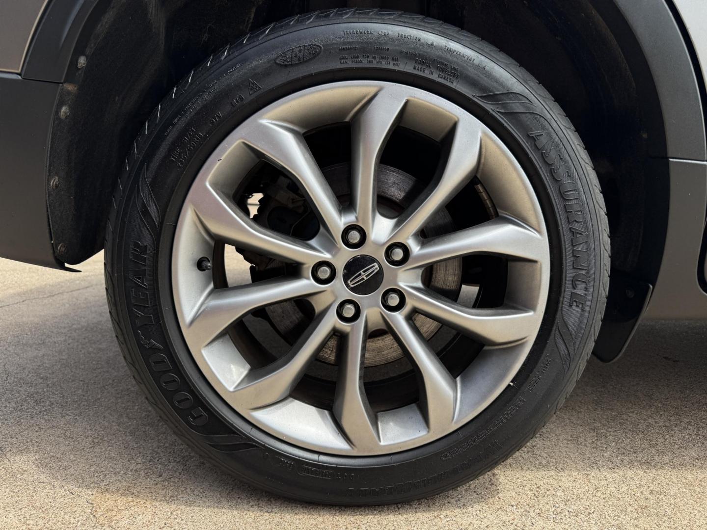 2017 SILVER LINCOLN MKC SELECT (5LMCJ2C91HU) , located at 5900 E. Lancaster Ave., Fort Worth, TX, 76112, (817) 457-5456, 0.000000, 0.000000 - Photo#22