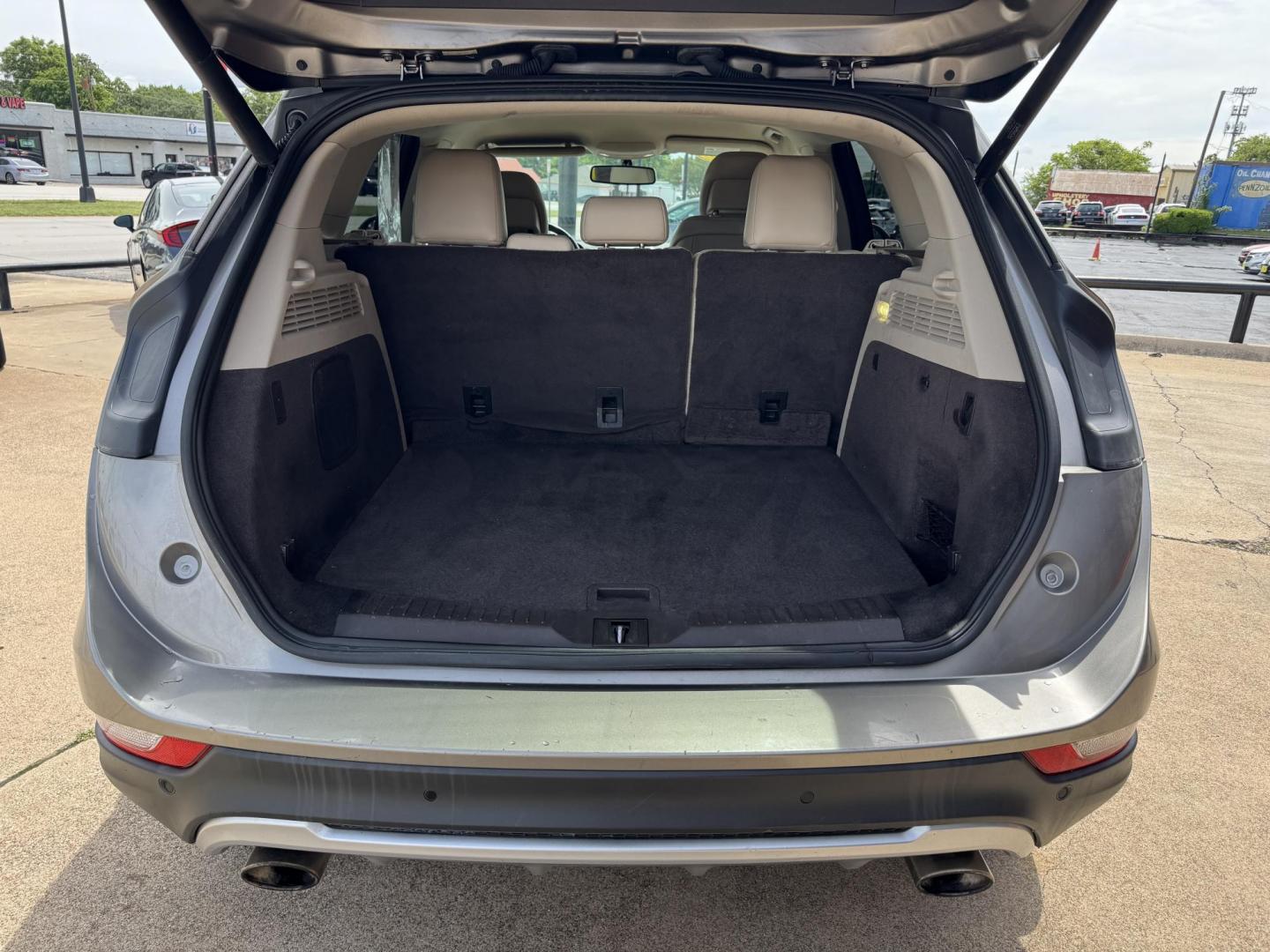 2017 SILVER LINCOLN MKC SELECT (5LMCJ2C91HU) , located at 5900 E. Lancaster Ave., Fort Worth, TX, 76112, (817) 457-5456, 0.000000, 0.000000 - Photo#4