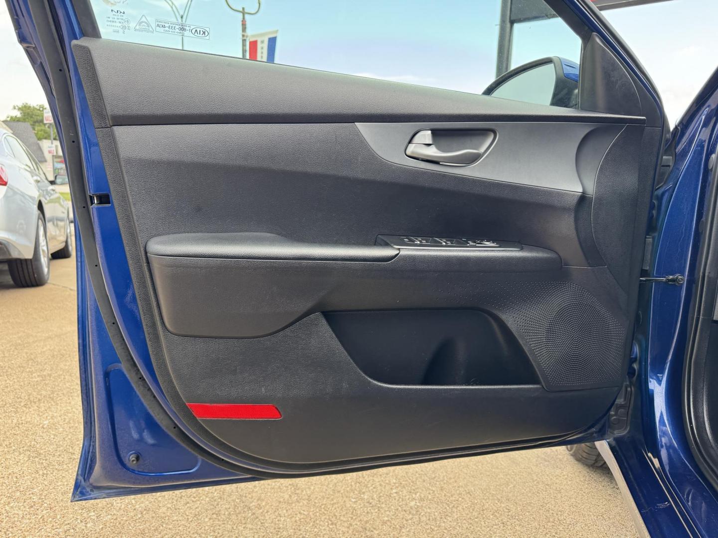 2021 BLUE KIA FORTE FE; LXS (3KPF24AD5ME) , located at 5900 E. Lancaster Ave., Fort Worth, TX, 76112, (817) 457-5456, 0.000000, 0.000000 - Photo#7