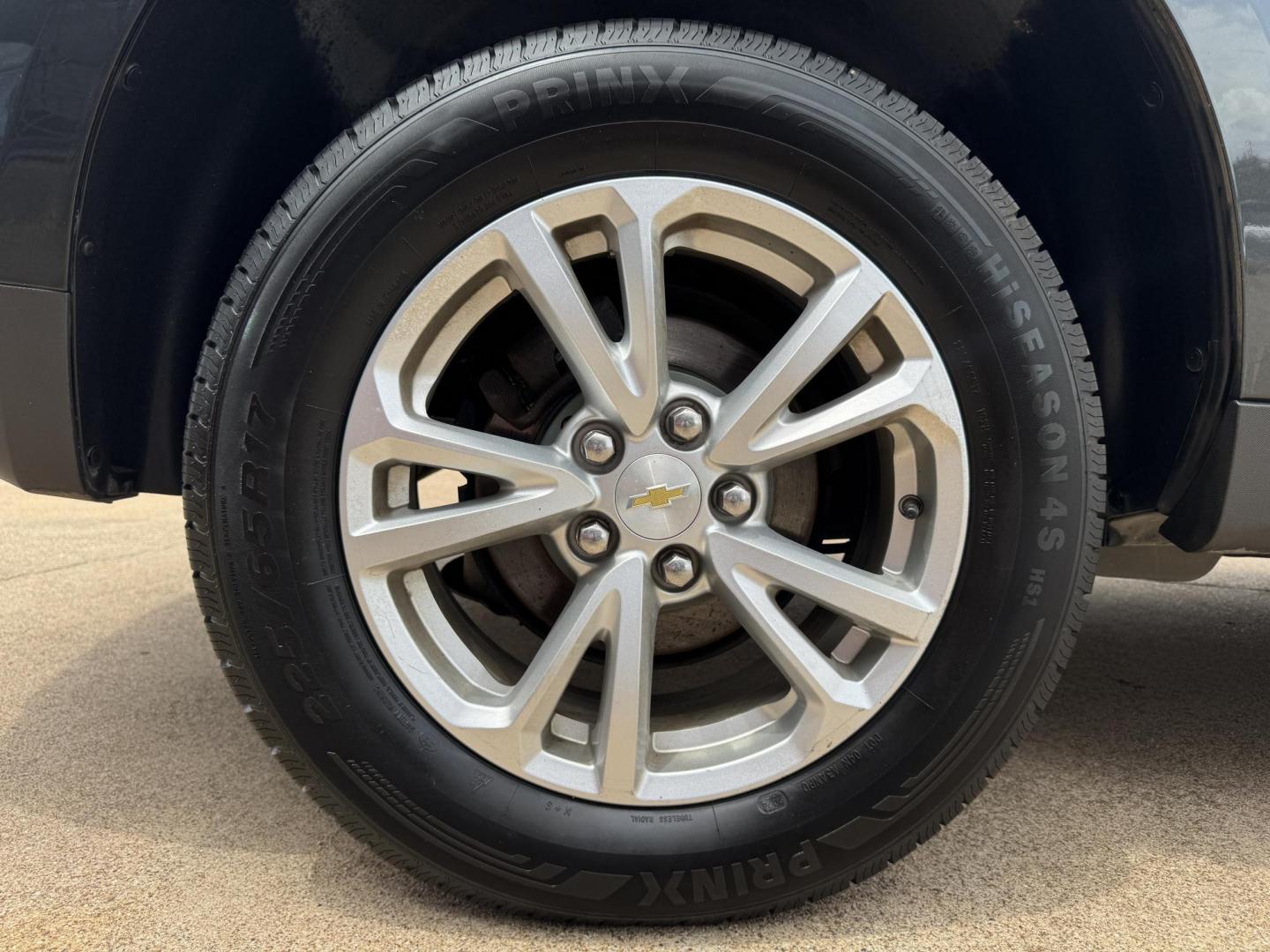 2017 GRAY CHEVROLET EQUINOX LS (2GNFLEEK5H6) , located at 5900 E. Lancaster Ave., Fort Worth, TX, 76112, (817) 457-5456, 0.000000, 0.000000 - Photo#22