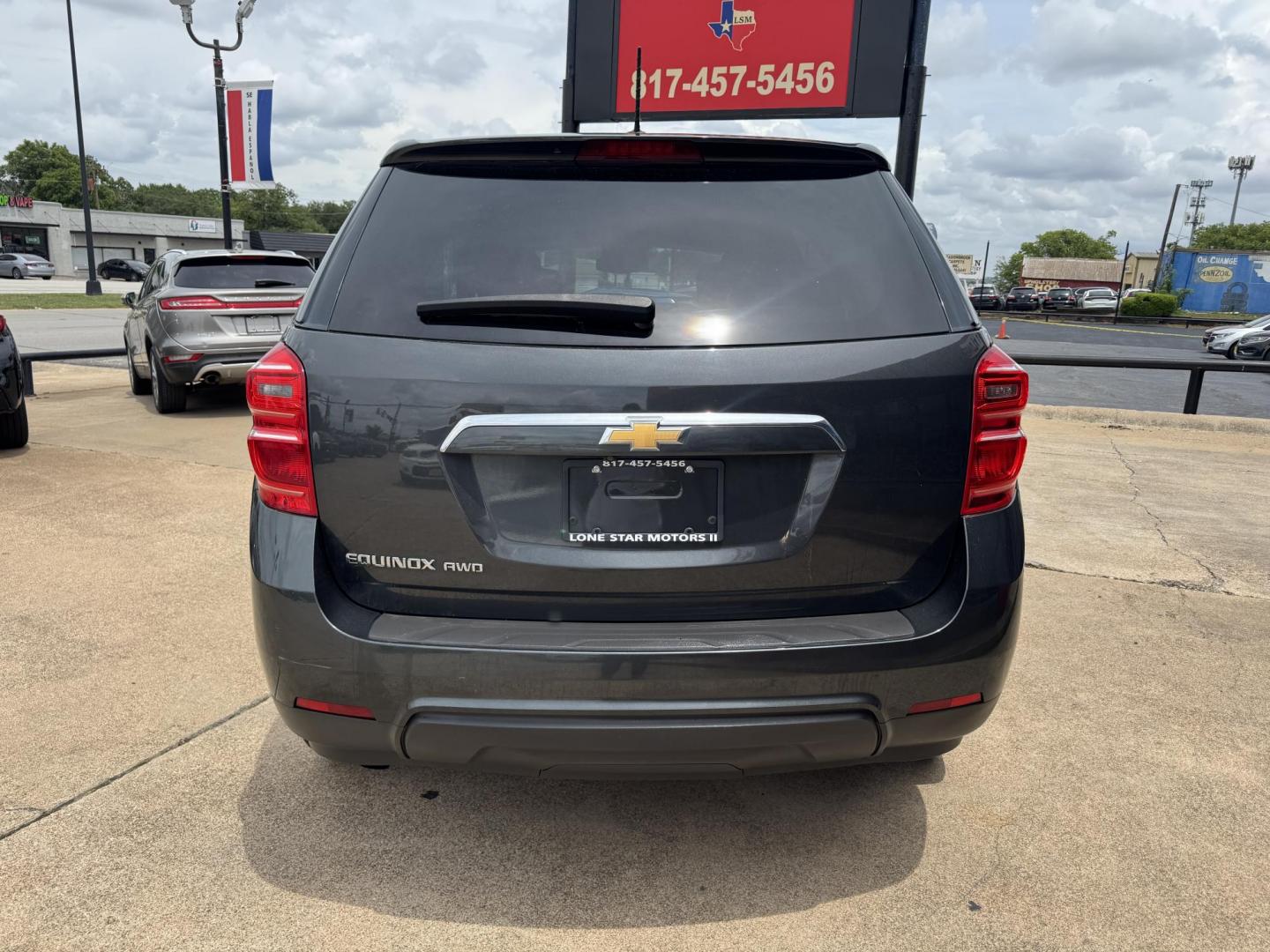 2017 GRAY CHEVROLET EQUINOX LS (2GNFLEEK5H6) , located at 5900 E. Lancaster Ave., Fort Worth, TX, 76112, (817) 457-5456, 0.000000, 0.000000 - Photo#4
