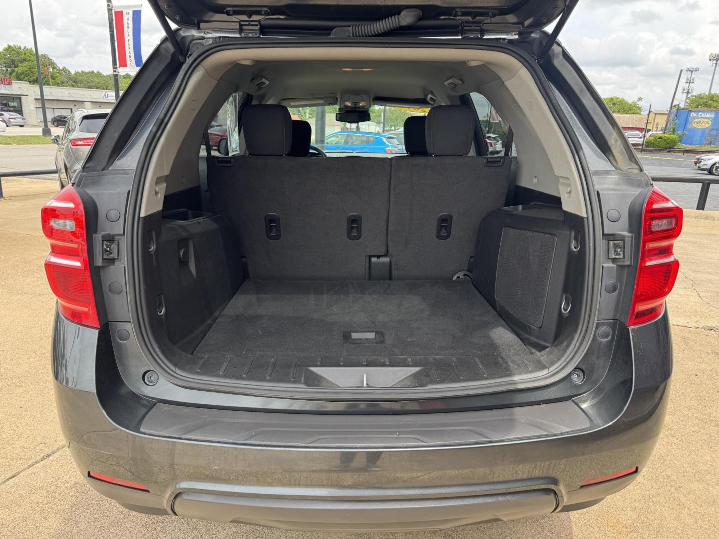 2017 GRAY CHEVROLET EQUINOX LS (2GNFLEEK5H6) , located at 5900 E. Lancaster Ave., Fort Worth, TX, 76112, (817) 457-5456, 0.000000, 0.000000 - Photo#5