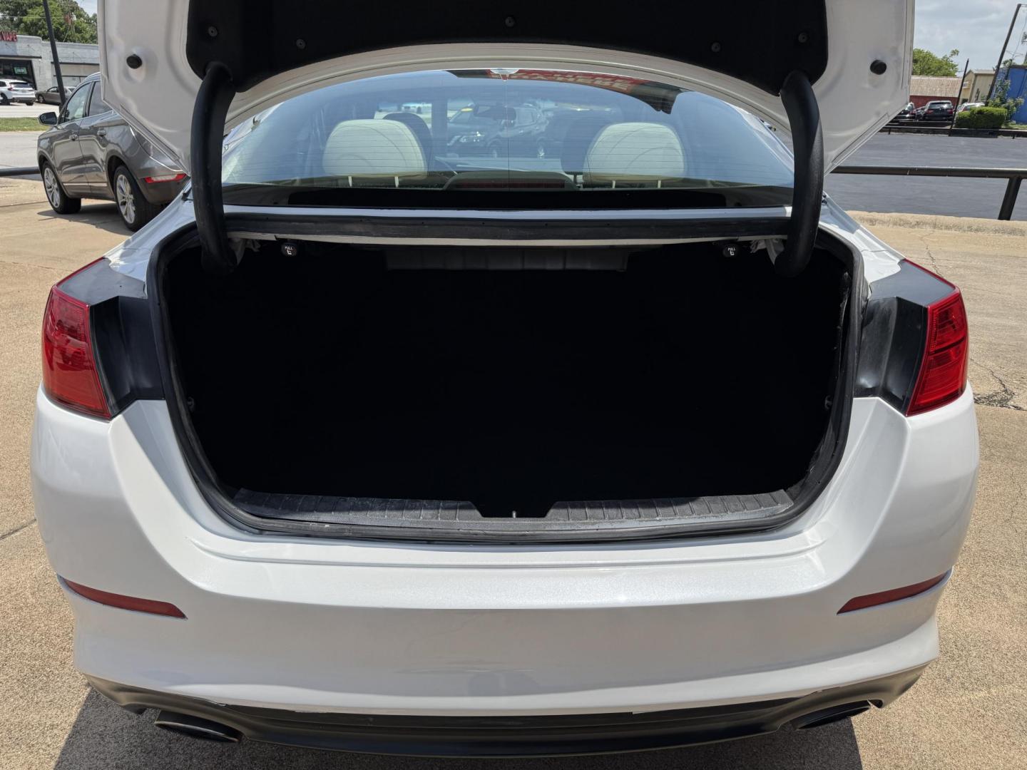 2015 WHITE KIA OPTIMA LX (5XXGM4A75FG) , located at 5900 E. Lancaster Ave., Fort Worth, TX, 76112, (817) 457-5456, 0.000000, 0.000000- Photo#5