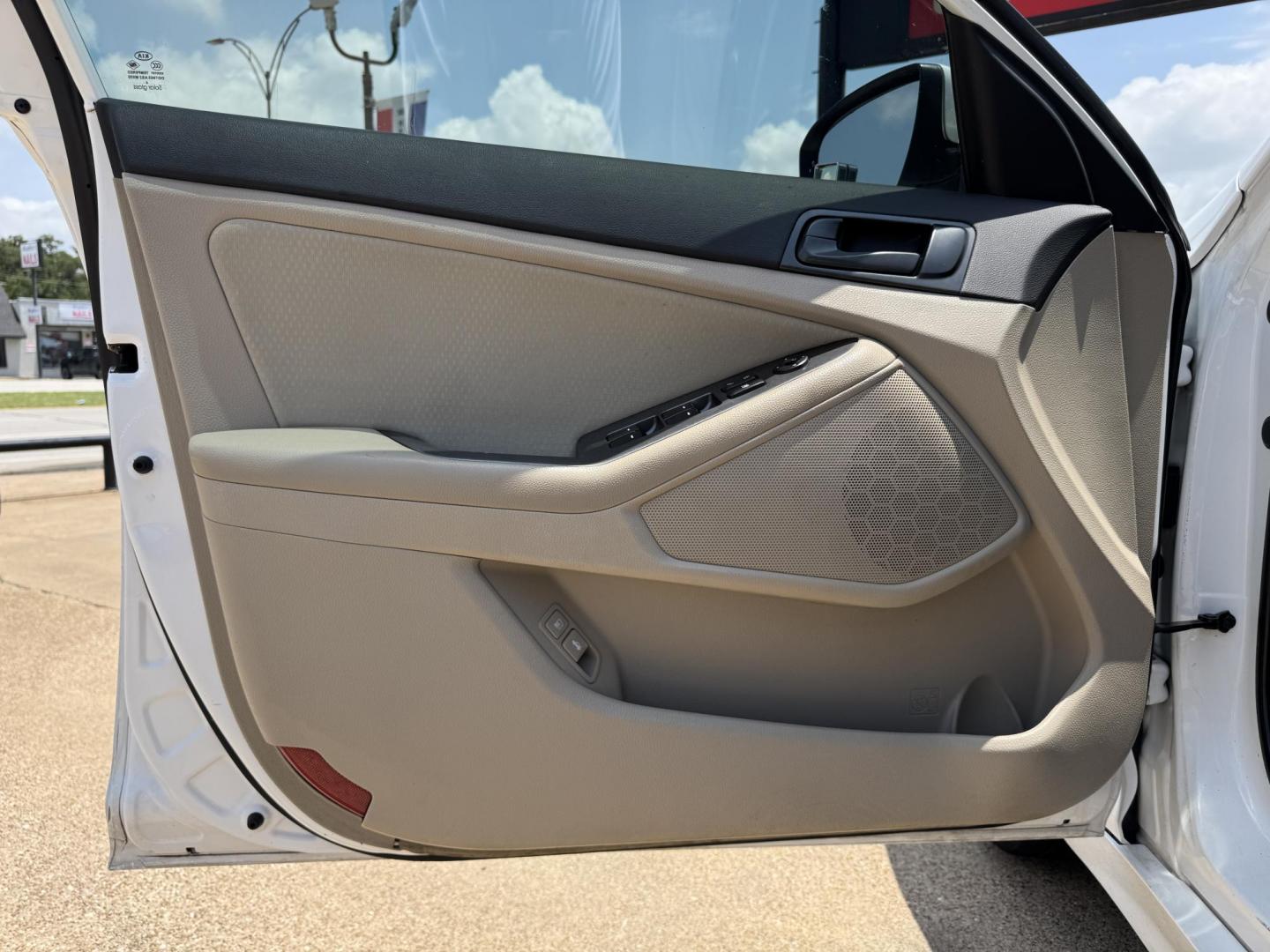 2015 WHITE KIA OPTIMA LX (5XXGM4A75FG) , located at 5900 E. Lancaster Ave., Fort Worth, TX, 76112, (817) 457-5456, 0.000000, 0.000000- Photo#7