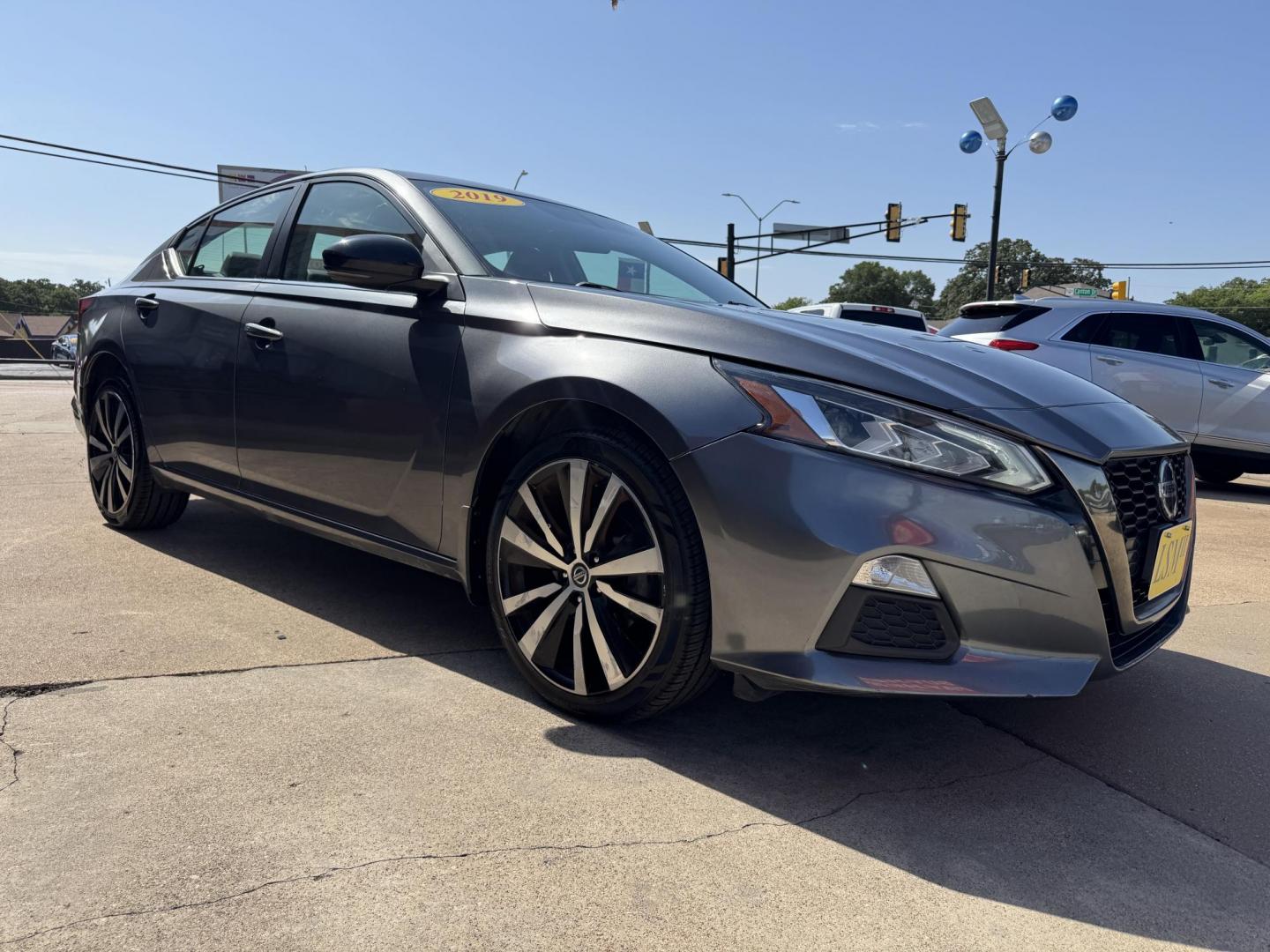 2019 GRAY NISSAN ALTIMA 2.5 SR (1N4BL4CW1KC) , located at 5900 E. Lancaster Ave., Fort Worth, TX, 76112, (817) 457-5456, 0.000000, 0.000000 - Photo#2