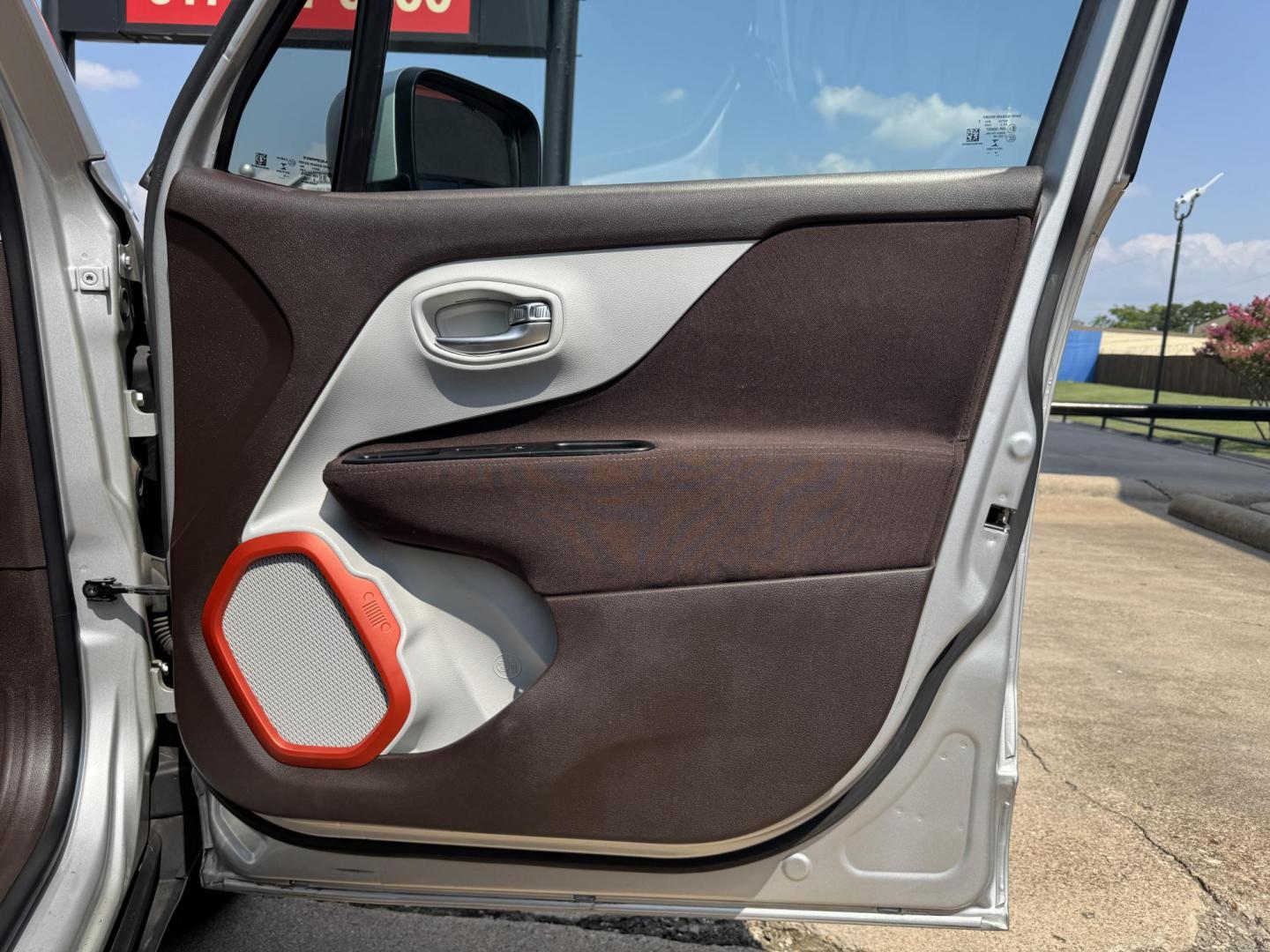 2015 SILVER JEEP RENEGADE LATITUDE (ZACCJABT2FP) , located at 5900 E. Lancaster Ave., Fort Worth, TX, 76112, (817) 457-5456, 0.000000, 0.000000- Photo#15