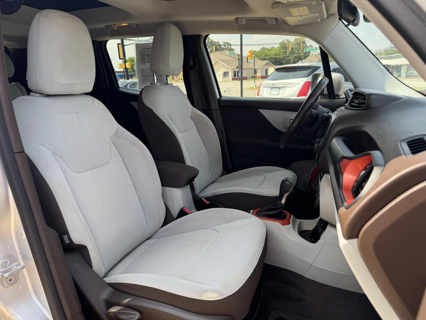 2015 SILVER JEEP RENEGADE LATITUDE (ZACCJABT2FP) , located at 5900 E. Lancaster Ave., Fort Worth, TX, 76112, (817) 457-5456, 0.000000, 0.000000- Photo#17
